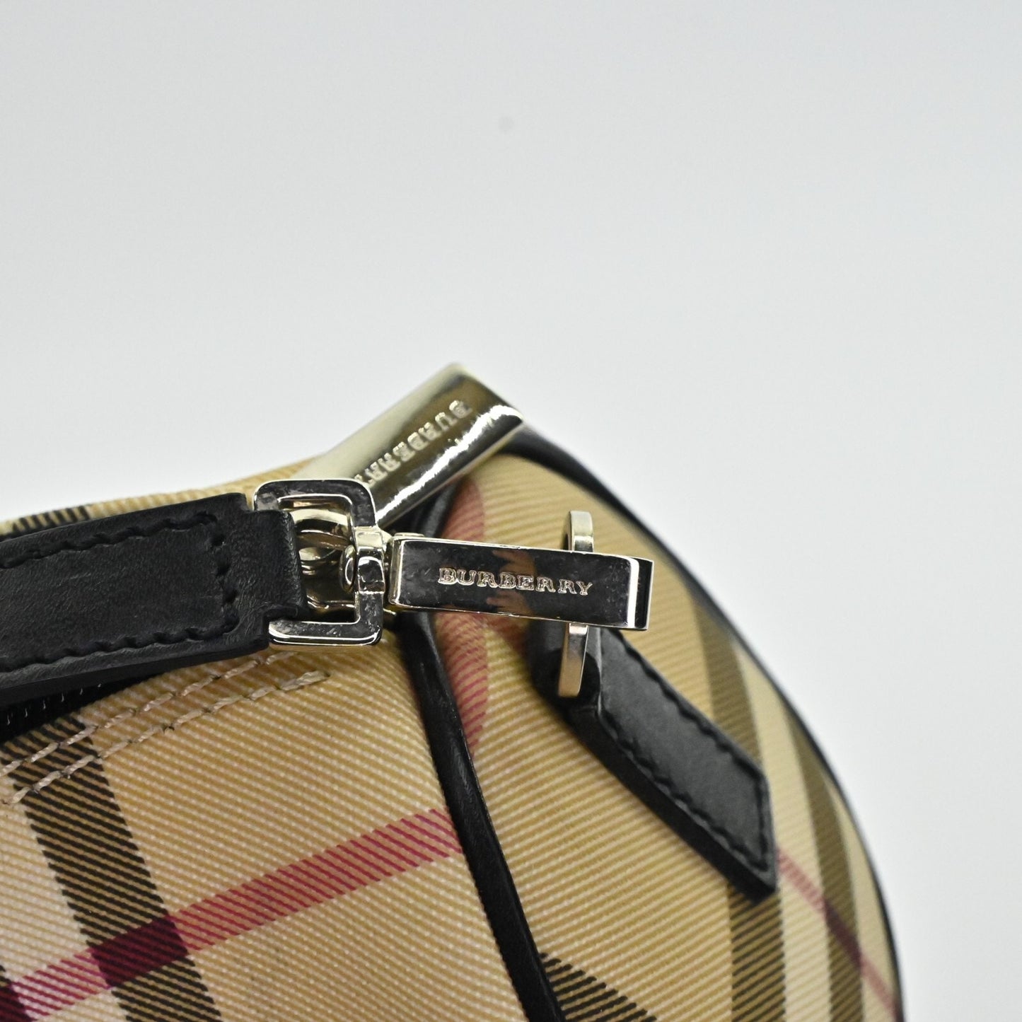 Vtg BURBERRY Mini Barrel Bag Nova Check Tan Plaid Signature Zip Closure Shoulder