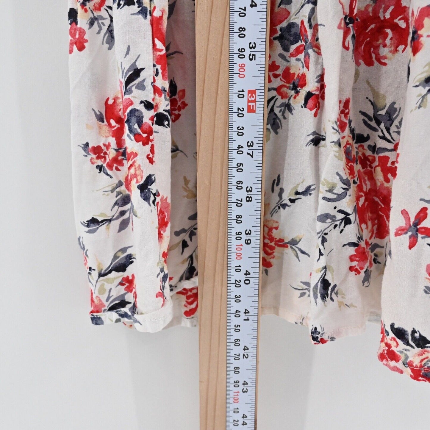 TORRID Dress Size 3X White Red Floral Smocked Tie V Neck Flutter Sleeve Shift