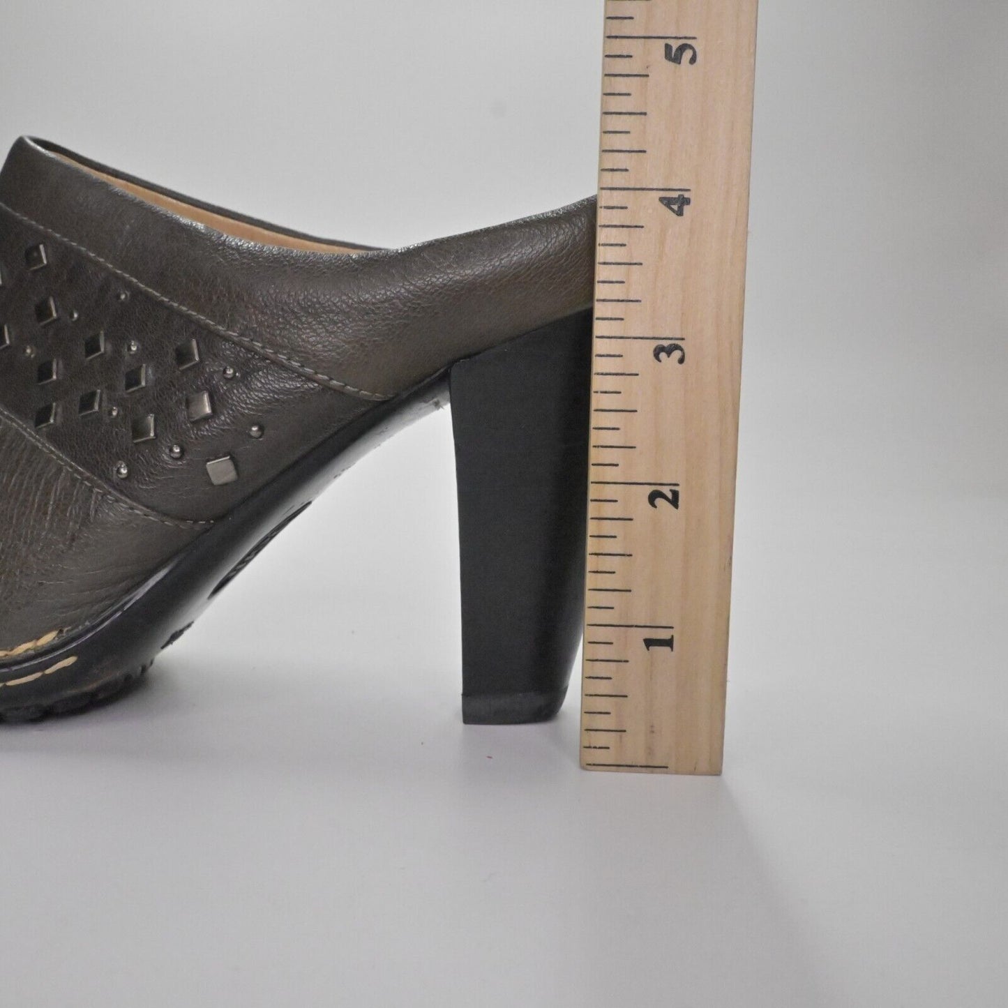 SOFFT Mules Womens Size 8.5M Shoe Leather Studded Heeled Closed Toe Slip On