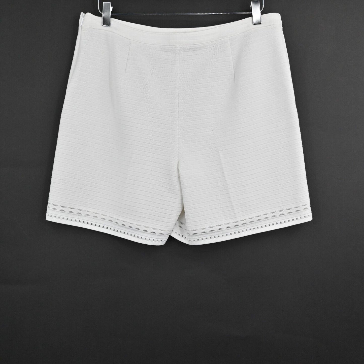 ST JOHN Womens Emma Fit Bianco Shorts Size 10 White Knit High Waisted Lined NEW