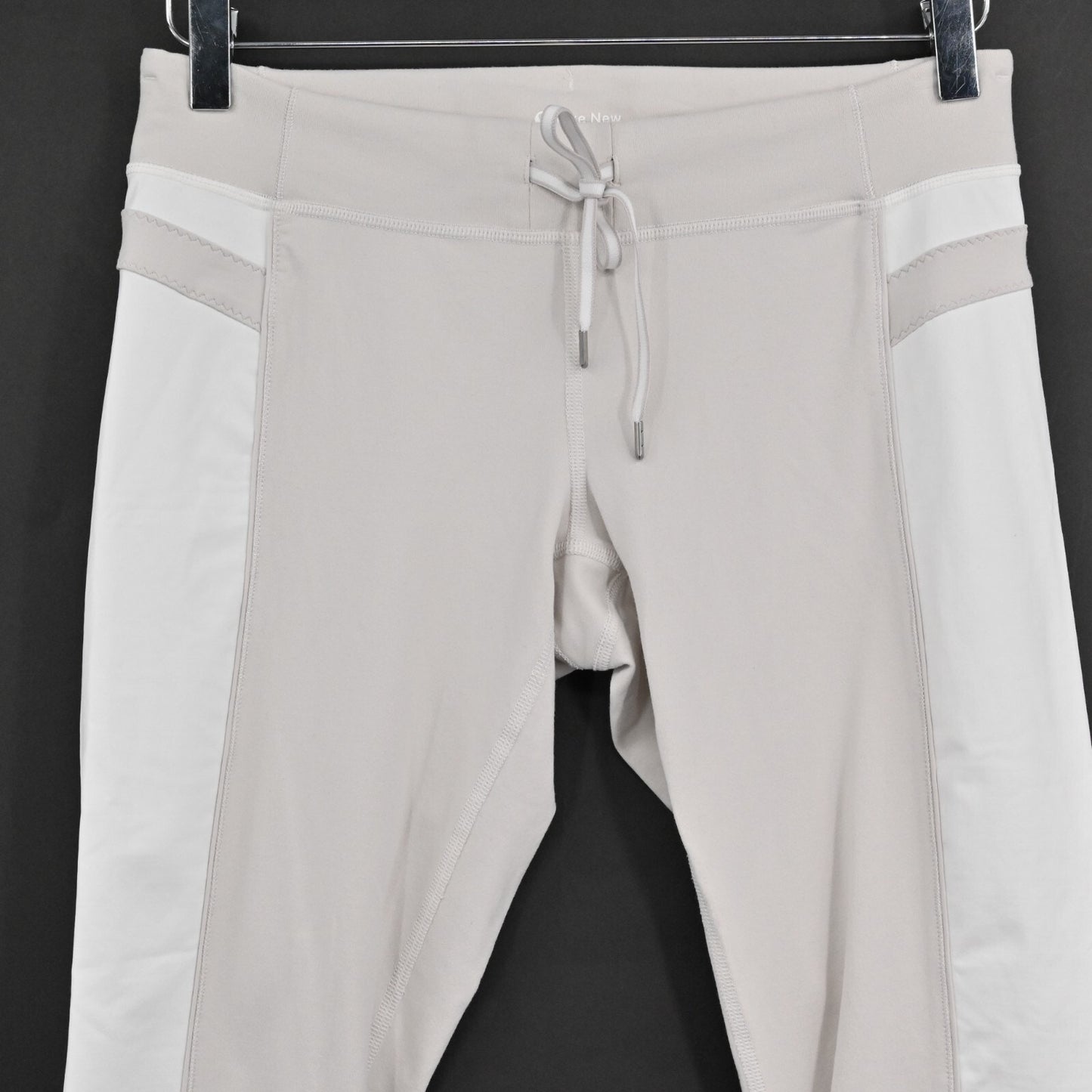 LULULEMON Pants Womens Heat It Up Size 10 Crop White Beige Drawstring Athletic