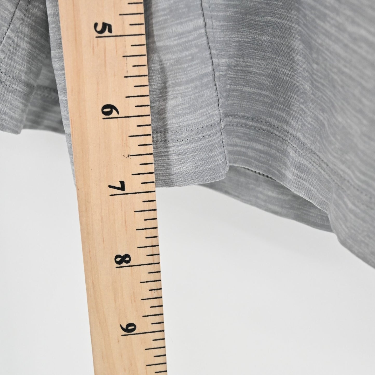 LULULEMON Athletic Shorts Mens Size S Pace Breaker 7" Heathered Light Gray Logo