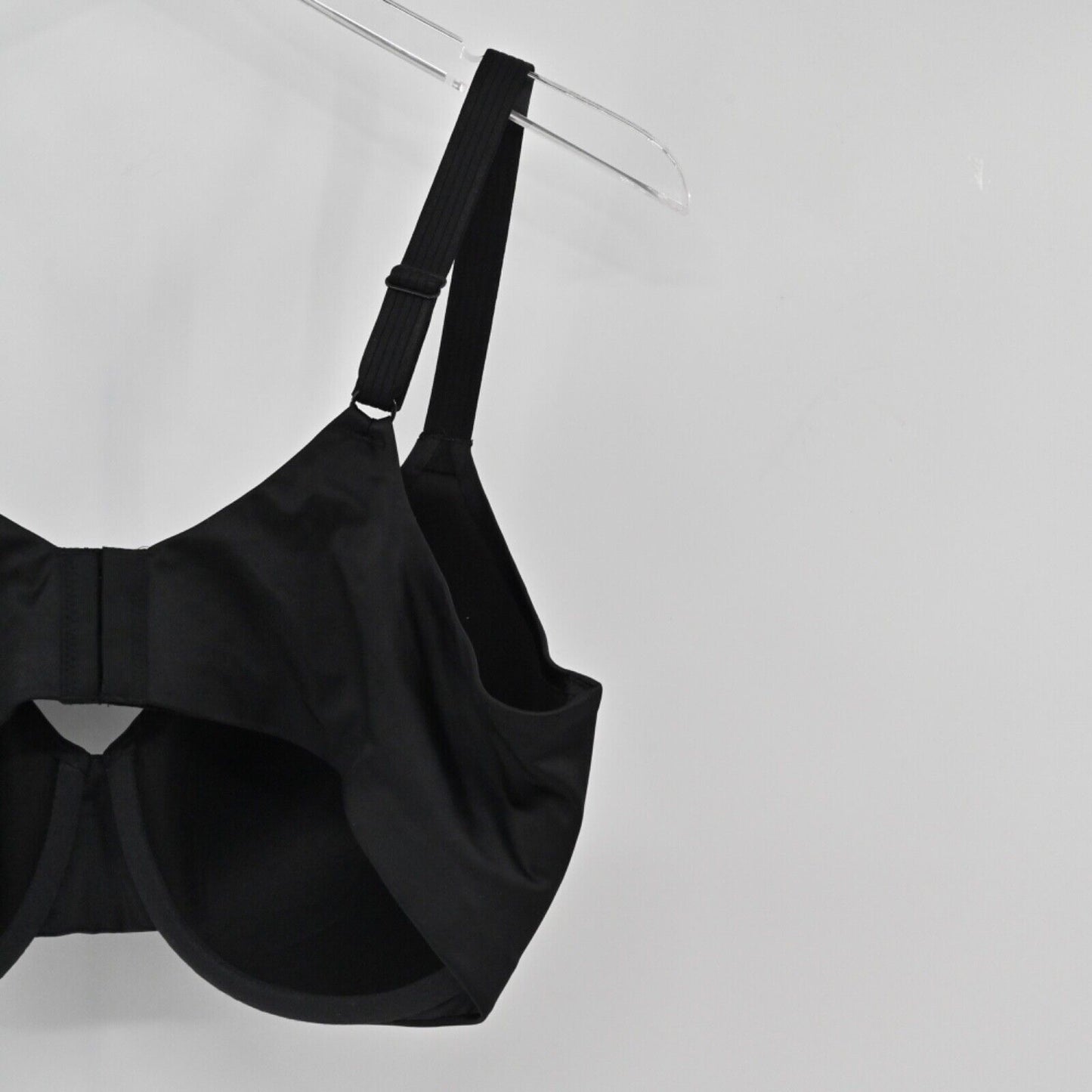 BALI Bra Womens Sz 40D Black Smoothing Concealing Petals Seamless Underwire NEW