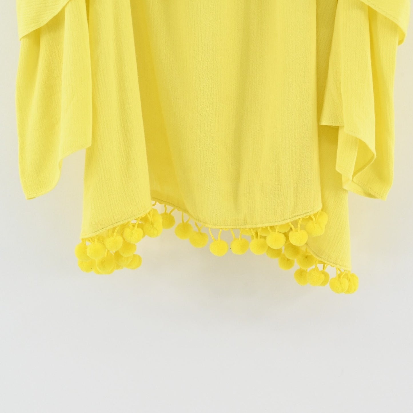 ALICE OLIVIA Womens Meagan Top Size S Yellow Cold Shoulder Pom Pom Trim Blouse
