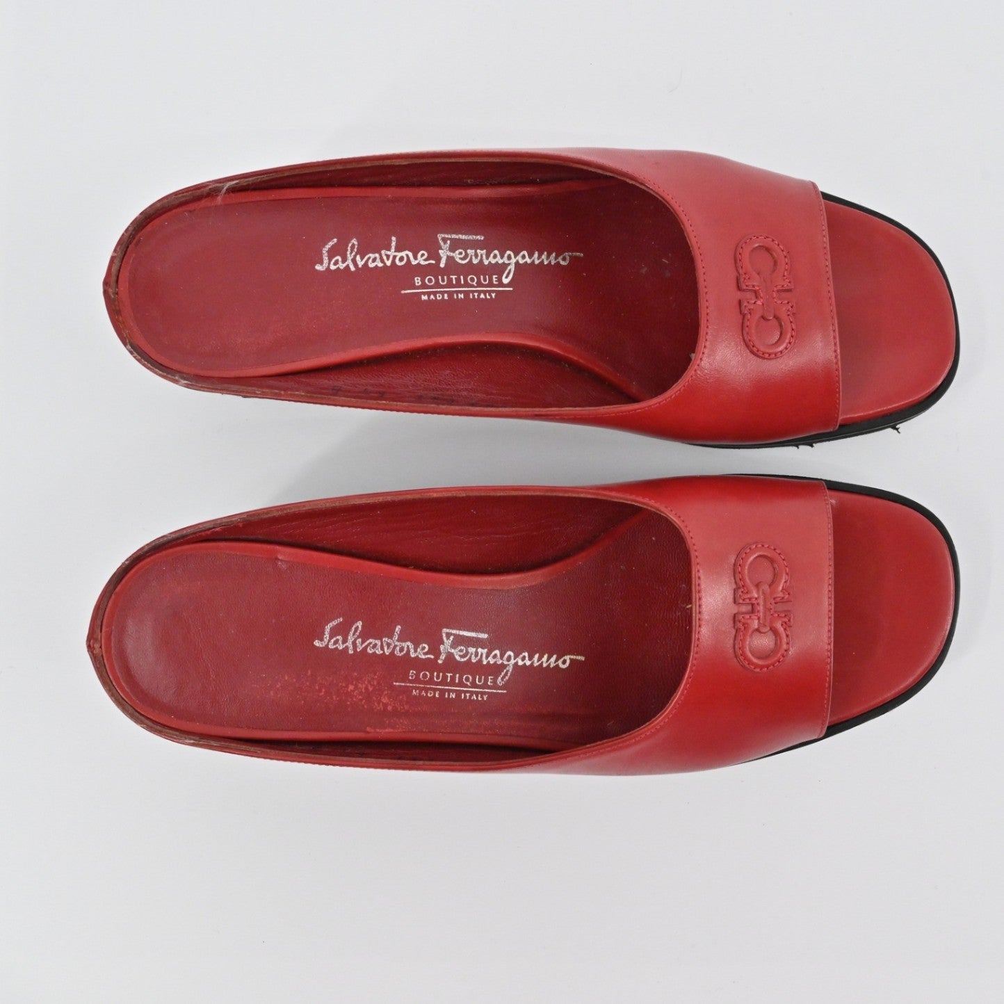 Salvatore Ferragamo Slide Wedges Womens Size 7B Red Logo Open Toe Comfort Preppy