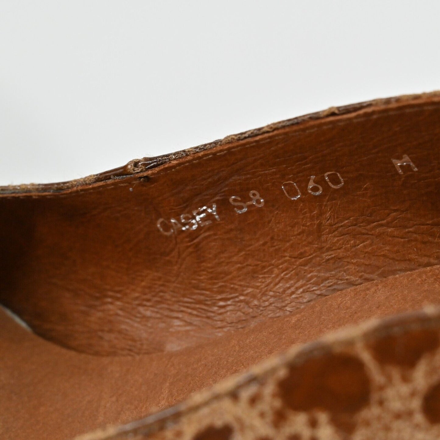 DONALD J PLINER Heels Womens Sz 6 Casey Brown Round Embossed Leather Block Pumps