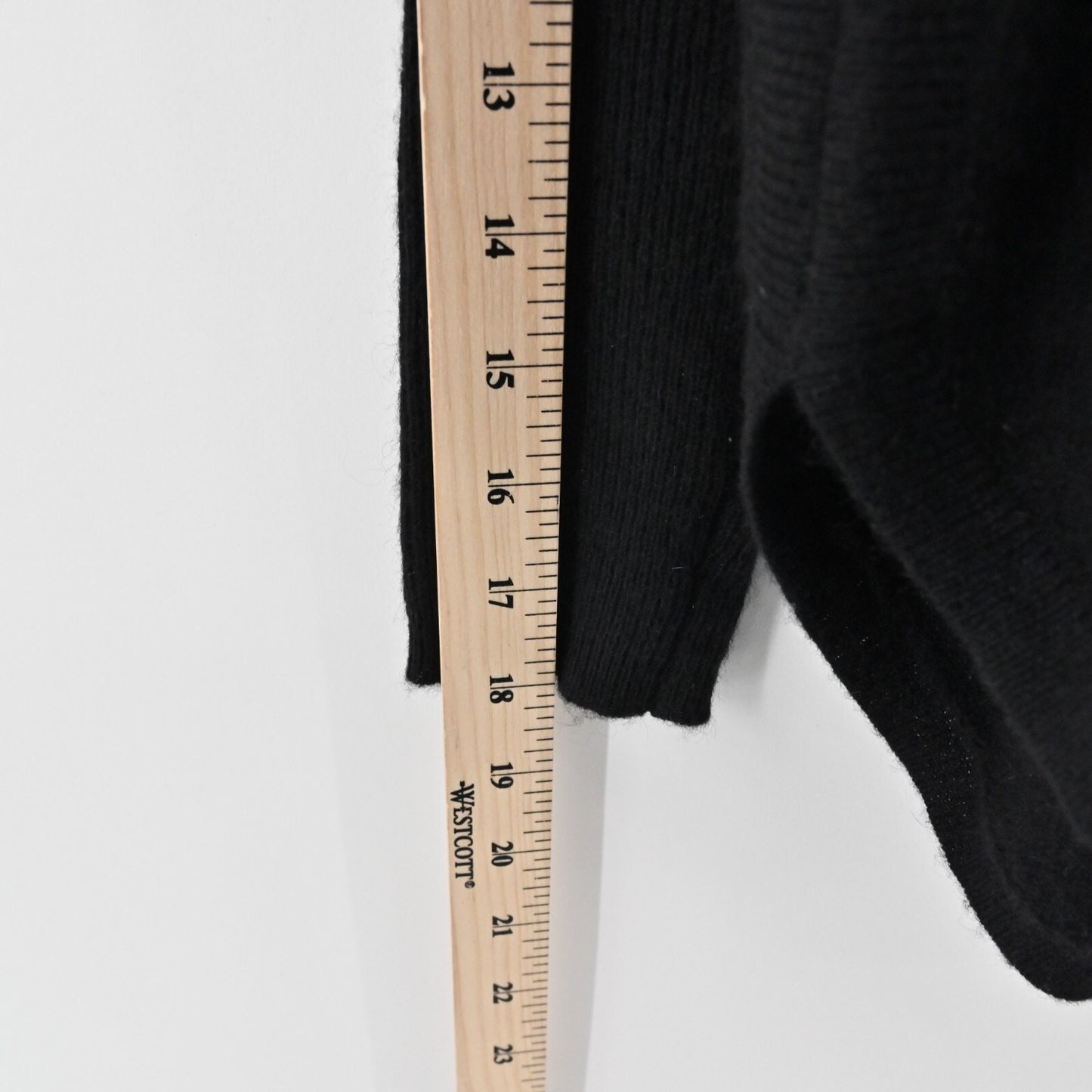 SAKS FIFTH AVENUE Womens Cashmere Sweater Size S Black Knit Cowl Neck Curve Hem