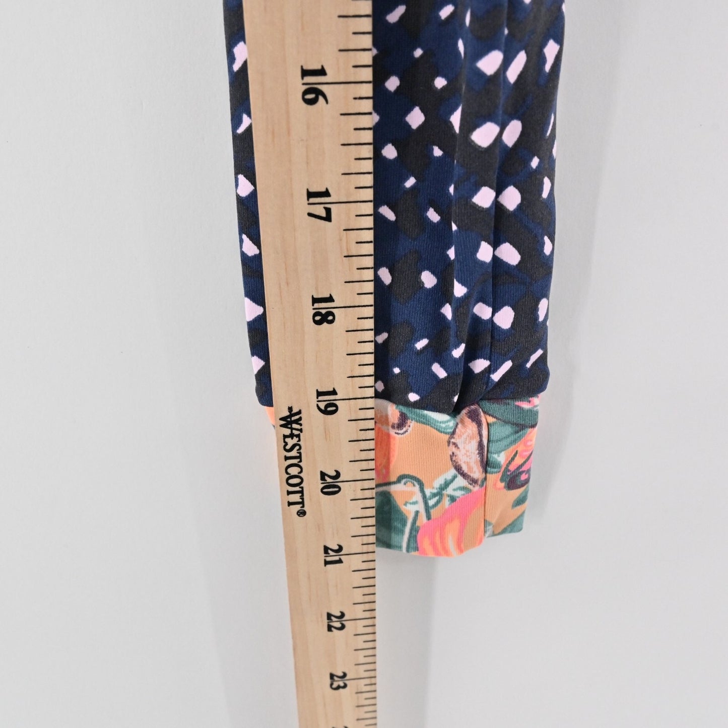 MAAJI Swim Top Womens Size M Rashguard Rum Punch Long Sleeve Multicolor Print