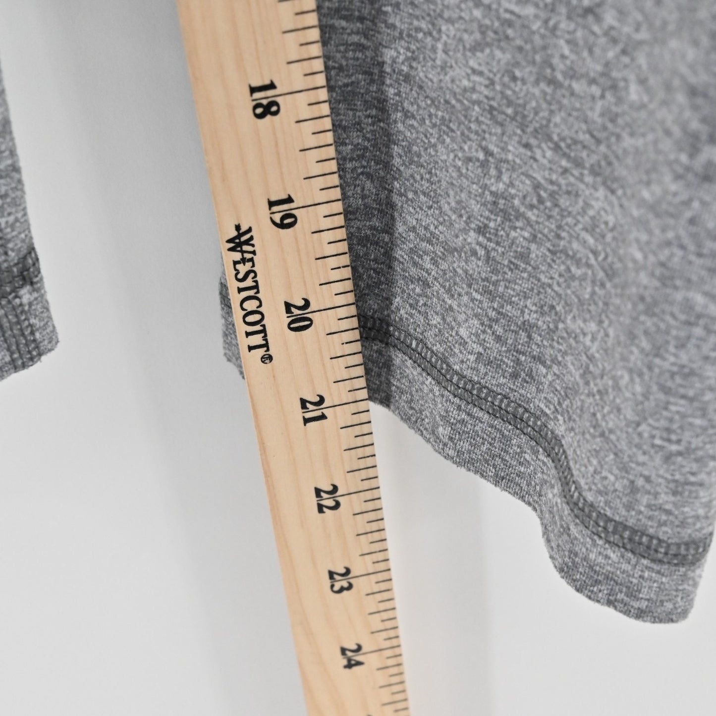Lululemon Womens Cropped Leggings Size 8 Heathered Gray Activewear Athletic Logo