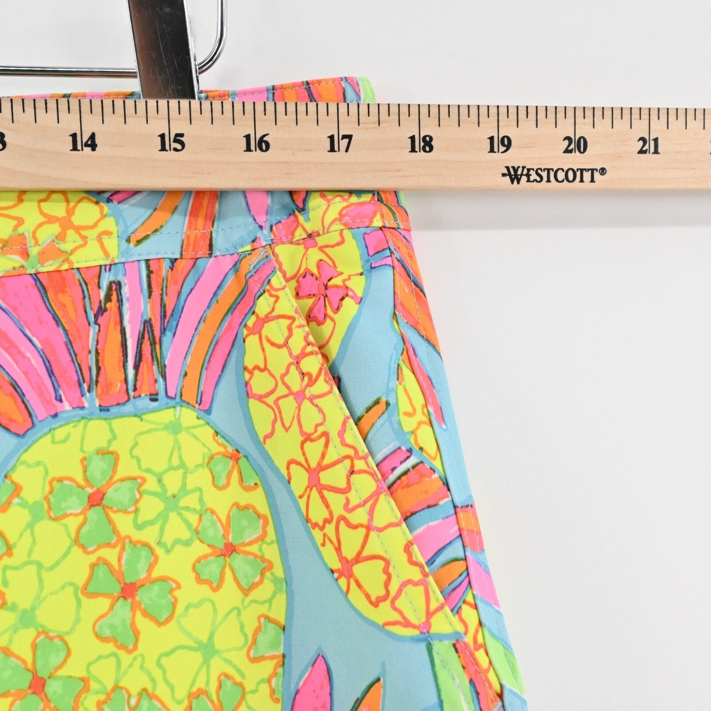CHUBBIES Swim Trunks Mens Size M The Hooligans Multi Neon Pineapple Print Lined