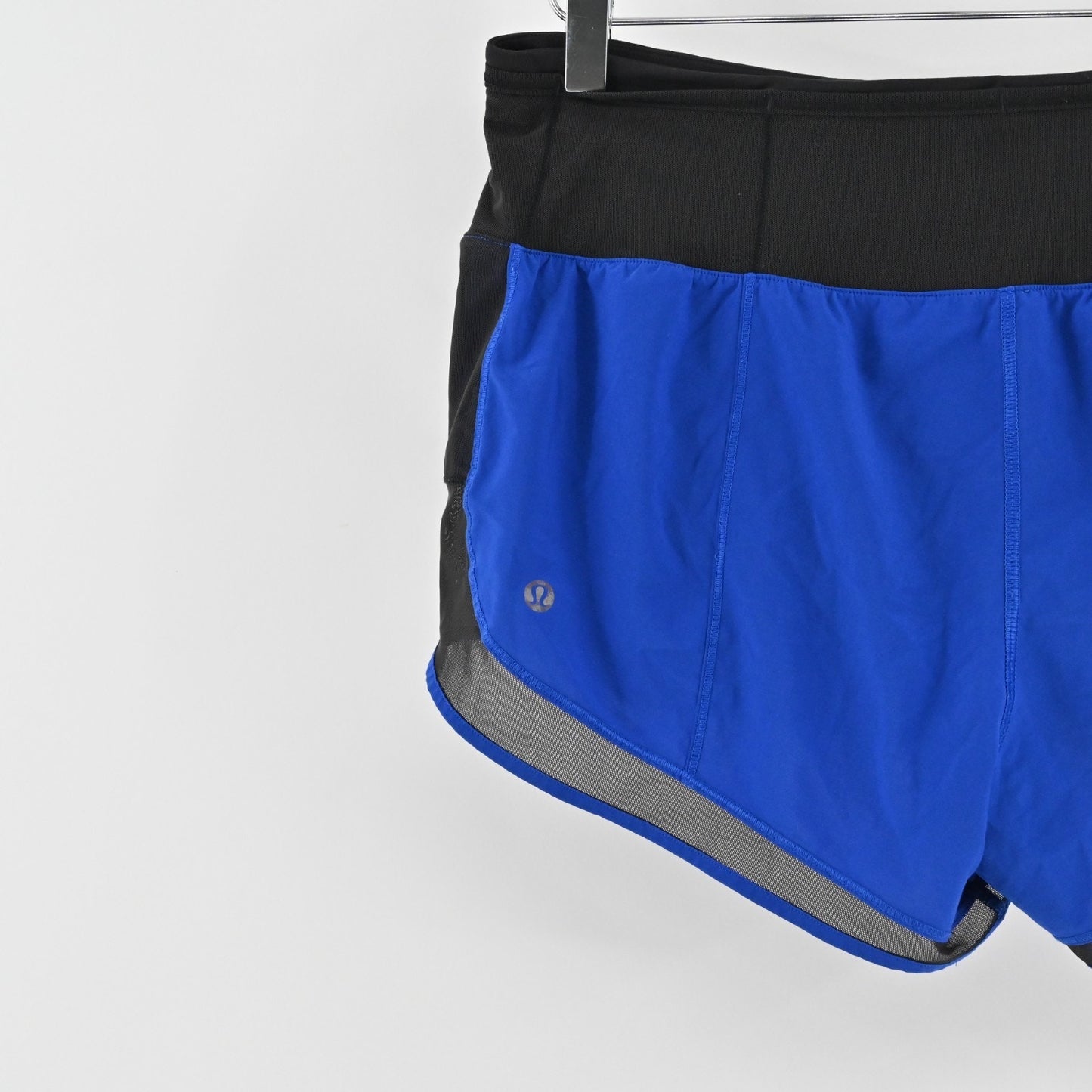 LULULEMON Womens Mind Over Miles Shorts Size 8 Black Jet Stream Blue Low Rise