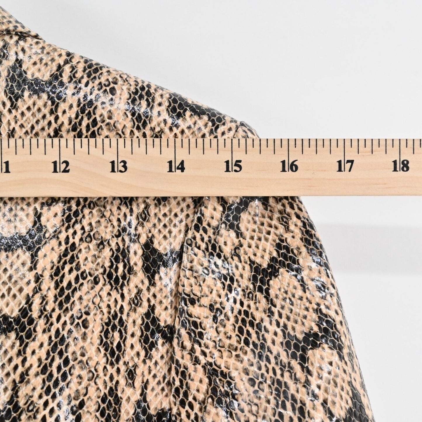 DANIELLE BERNSTEIN Jacket Womens XS Beige Animal Print Snake Blazer Mob Wife NEW