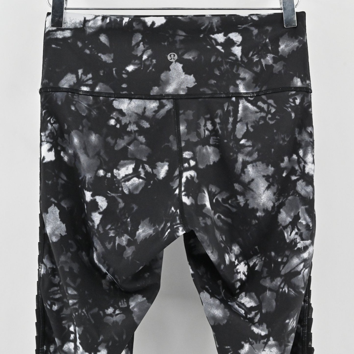 Lululemon Womens Sunshine Salutation Crop Leggings Size 8 Luxtreme Dusk Dye