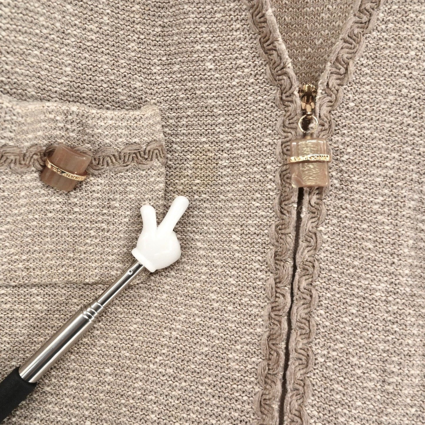 Vtg ST JOHN Womens Santana Knit Jacket Size 4 Tan Beaded Zip Up Blazer Dog Show