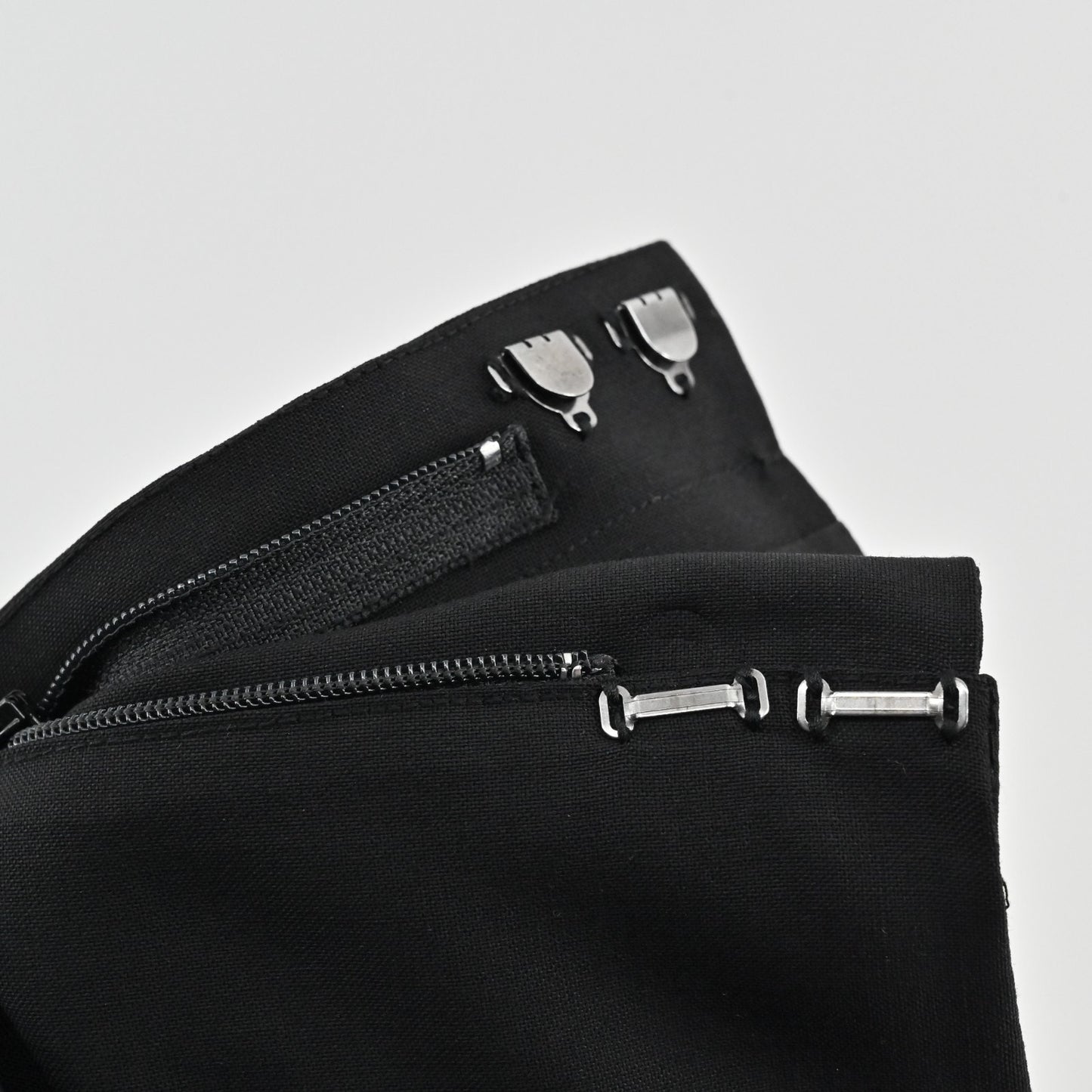 MM LaFleur Womens Wool Trouser Pants Size 4 Black Flare Office Workwear Career