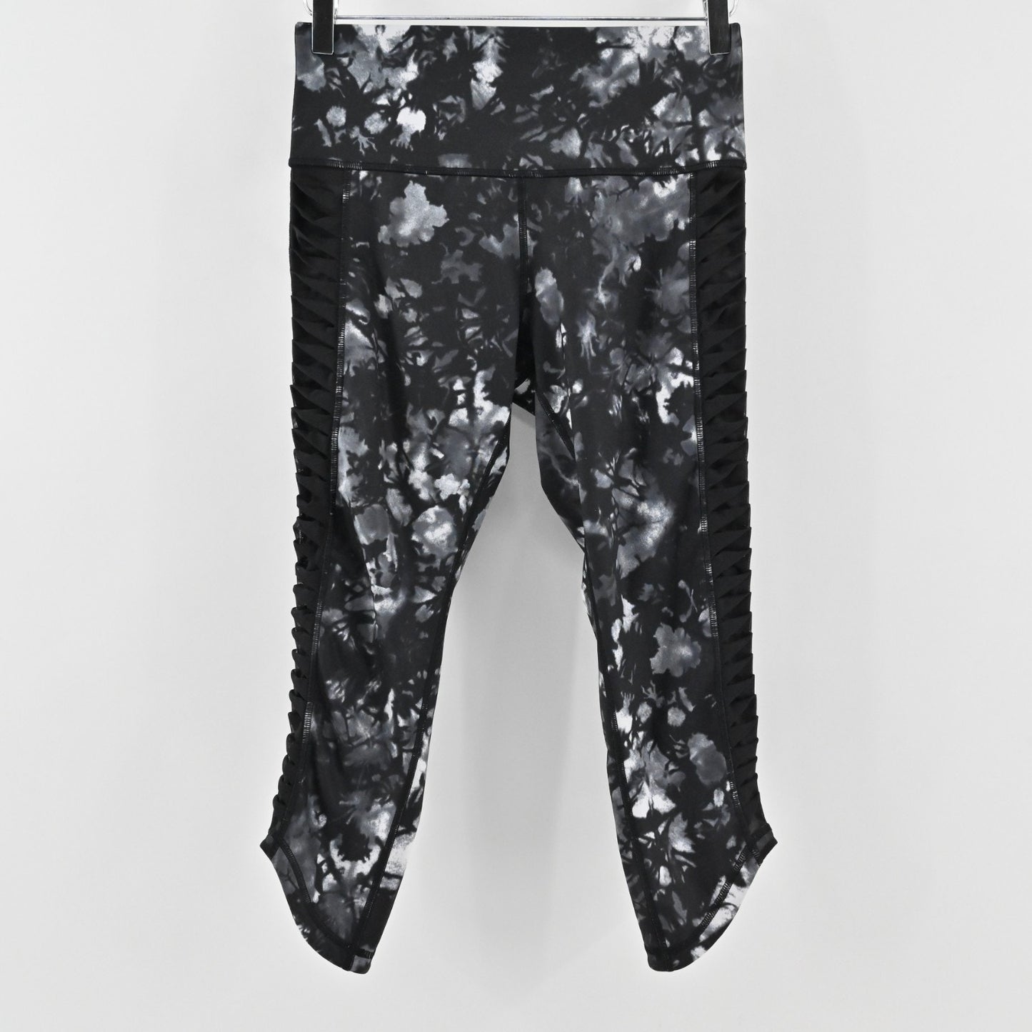 Lululemon Womens Sunshine Salutation Crop Leggings Size 8 Luxtreme Dusk Dye