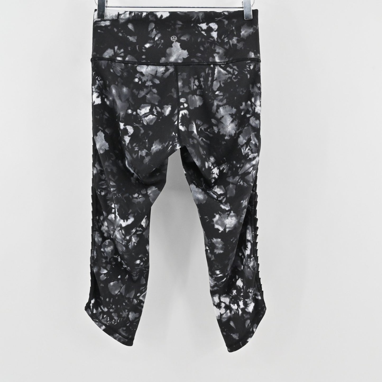 Lululemon Womens Sunshine Salutation Crop Leggings Size 8 Luxtreme Dusk Dye