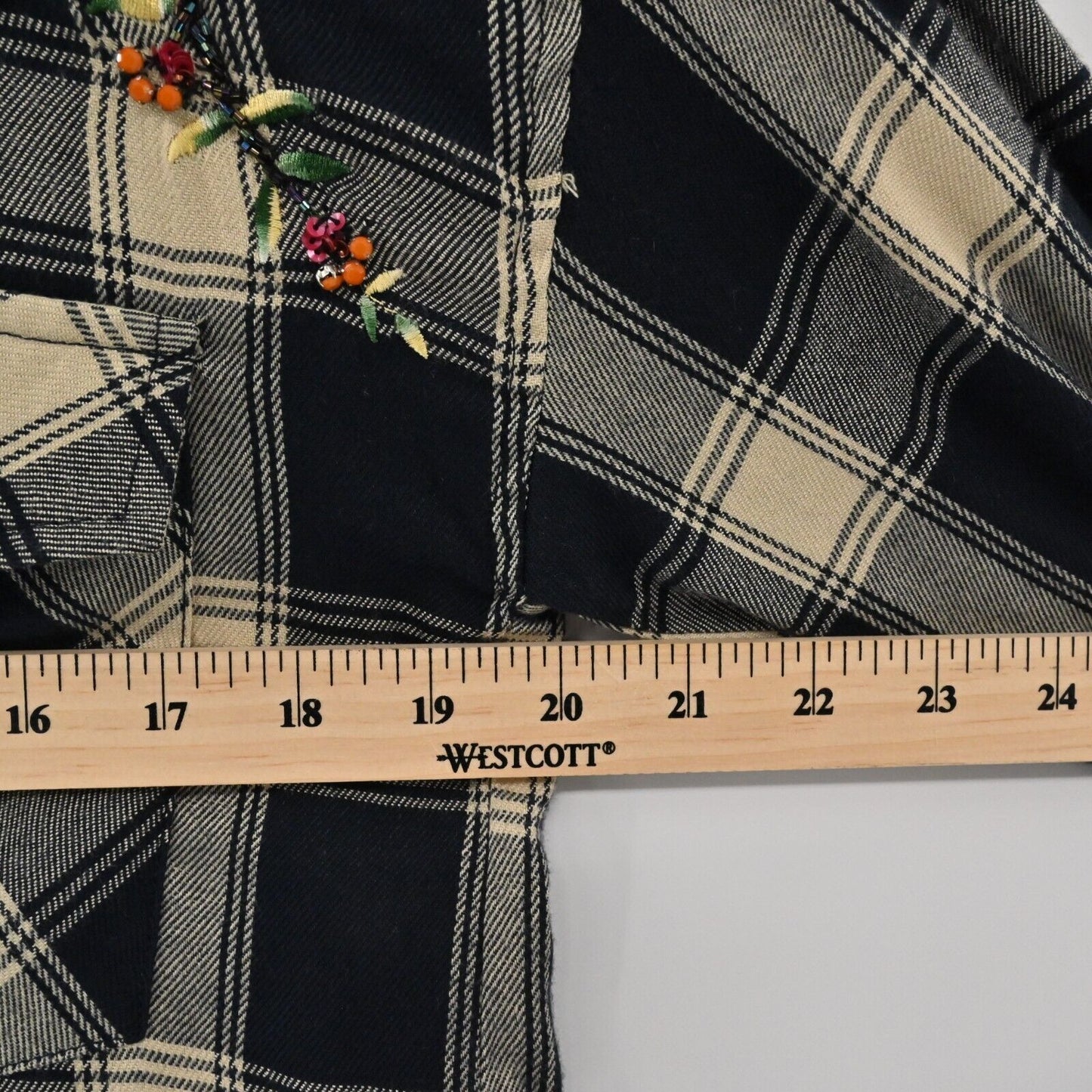 ZARA Top Womens Sz XS Plaid Pearl Snap Flannel Floral Embroidery Beading Pockets