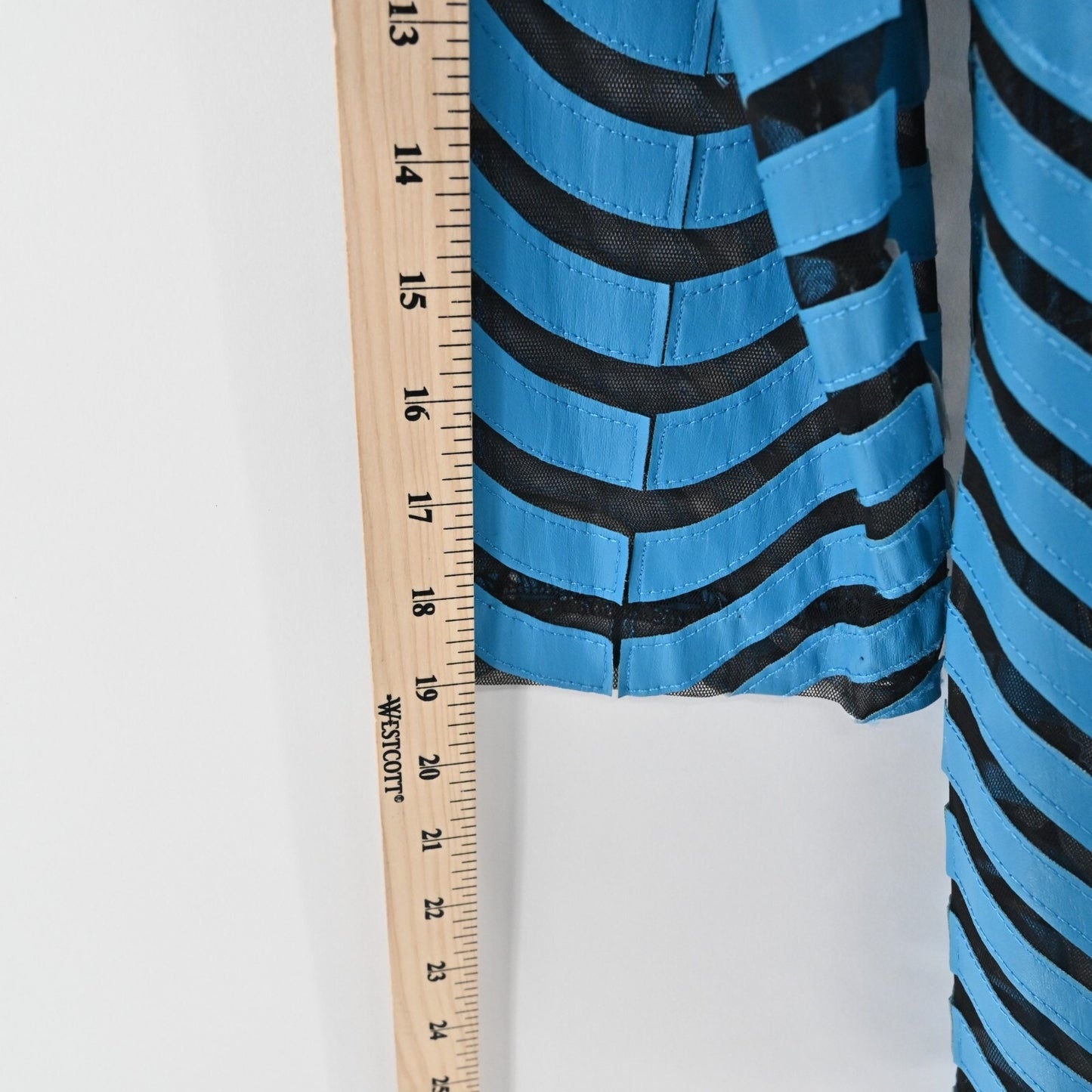 IC by CONNIE K Textured Jacket Womens Size M Blue Black Mesh Wavy Stripe Retro