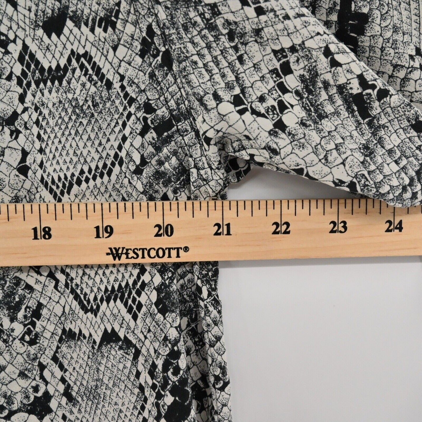 Vtg CACHE Top Womens Sz M Black Snakeskin Print Silk Faux Leather Button Up 90s