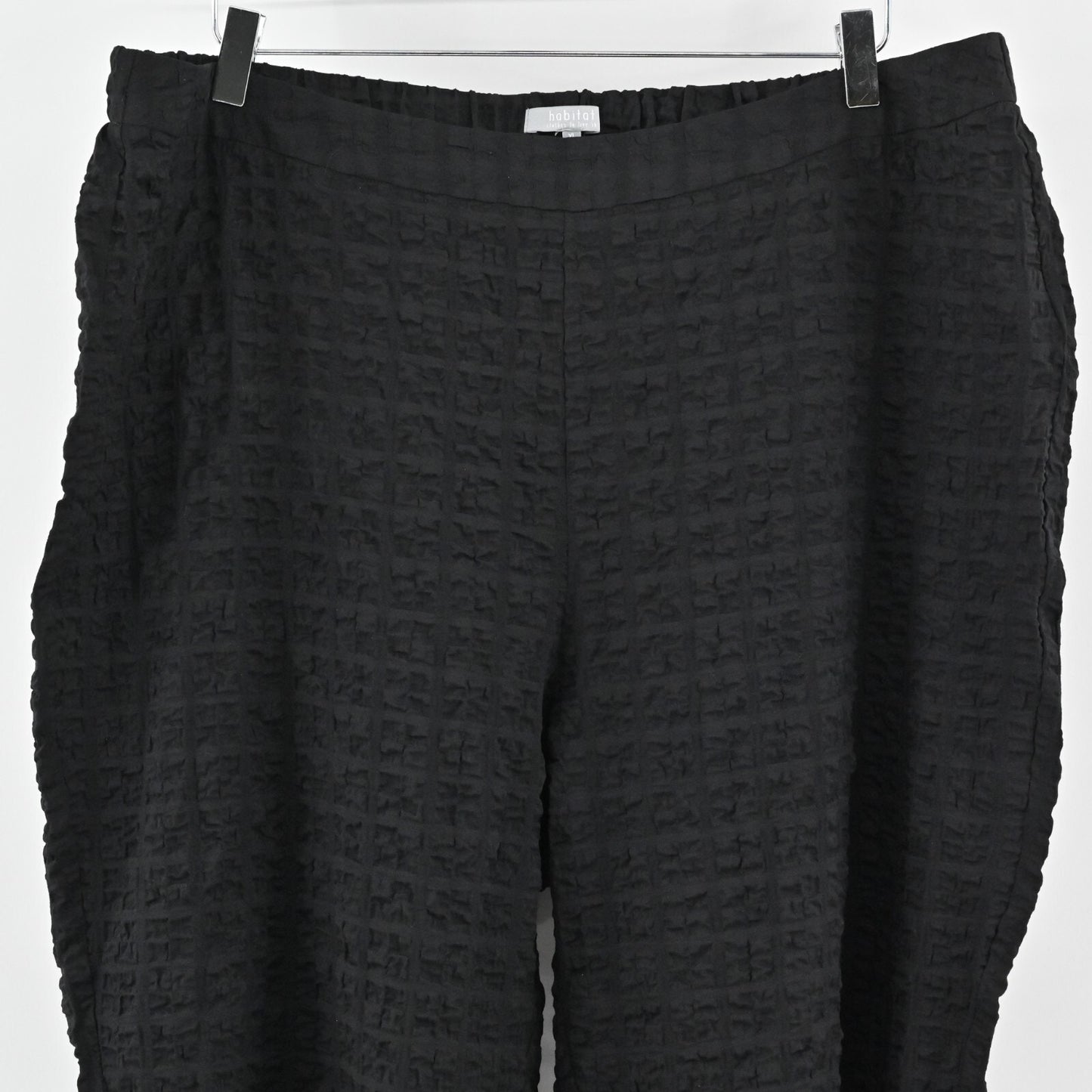 HABITAT Womens Pants Size XL Black Flat Front Tapered Capri Pucker Weave Texture