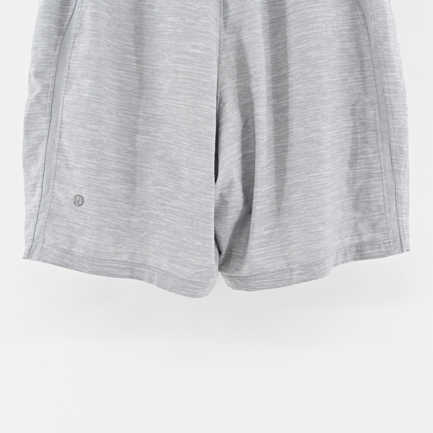 LULULEMON Athletic Shorts Mens Size S Pace Breaker 7" Heathered Light Gray Logo