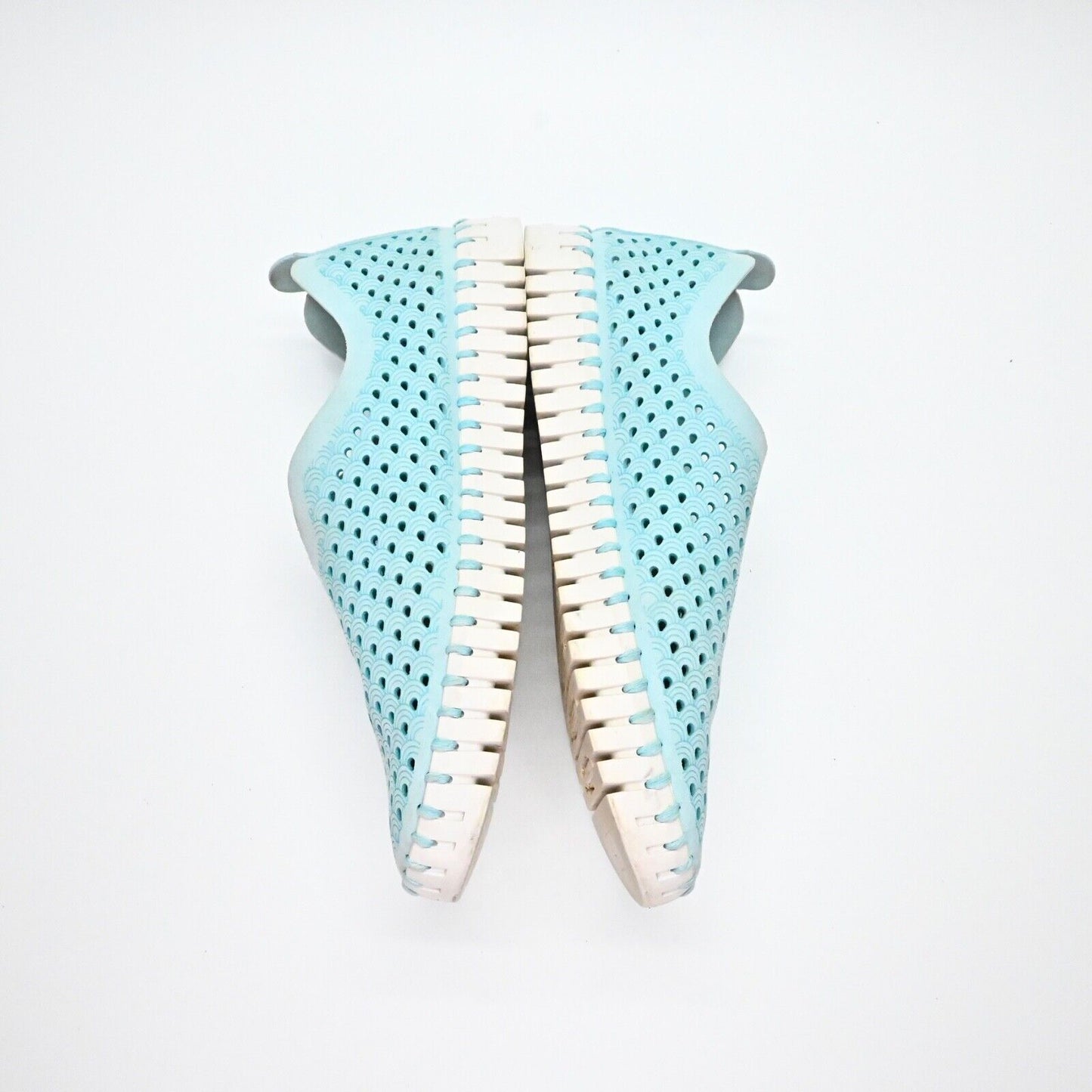 ISLE JACOBSEN Sneakers Womens Size 37 Blue Perforated Tulip Slip On Boat Beach