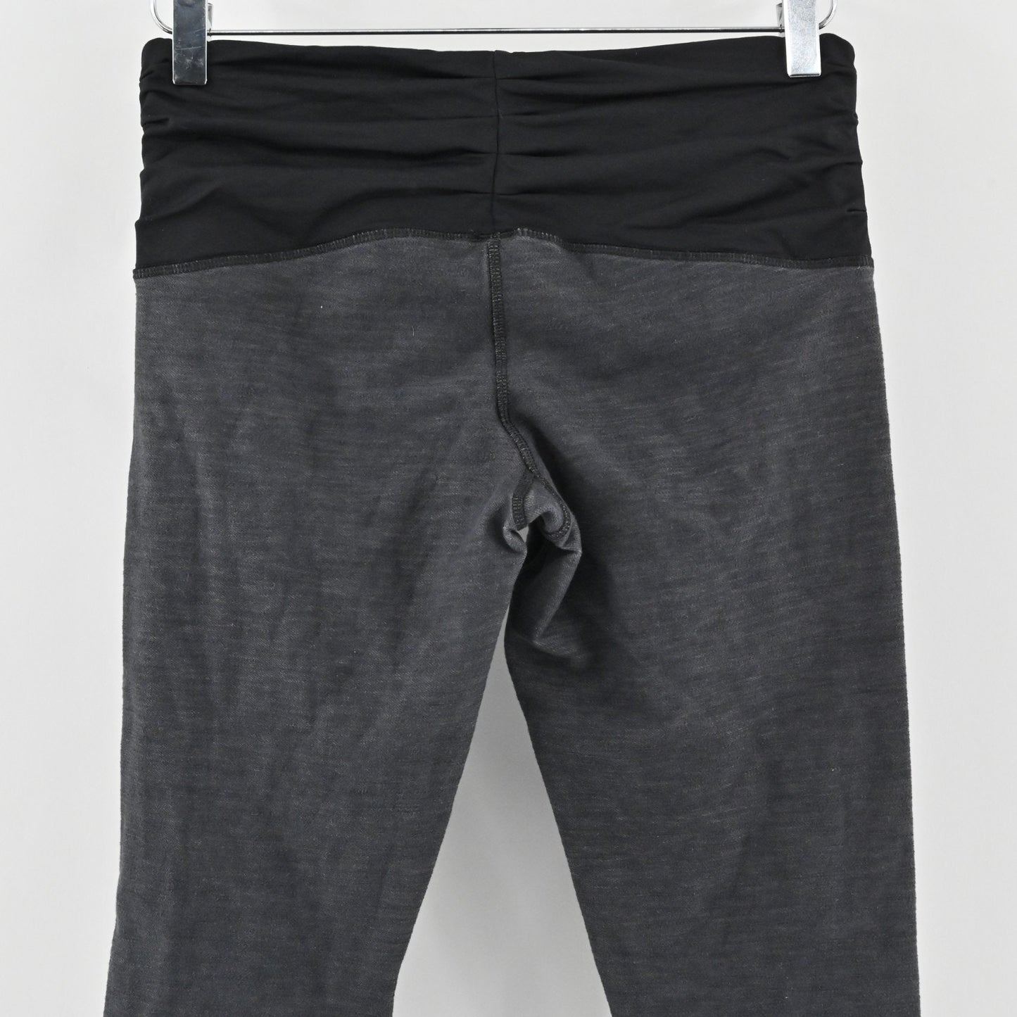 Lululemon Womens Embrace Crop Leggings Size 8 Heathered Deep Coal Athletic Logo