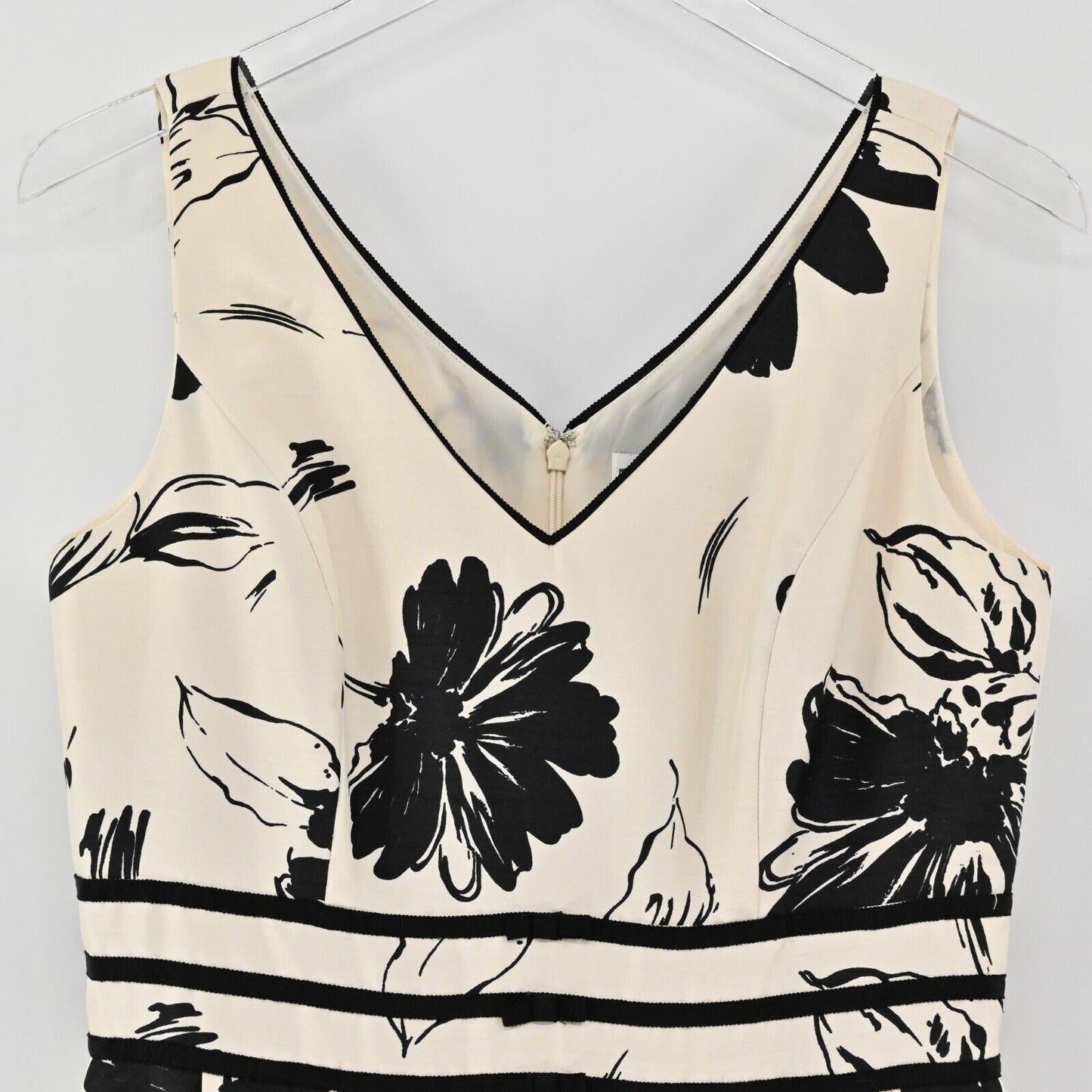 JESSICA HOWARD Dress Womens Size 8 VNeck Sleeveless Black Ivory Floral Fit Flare