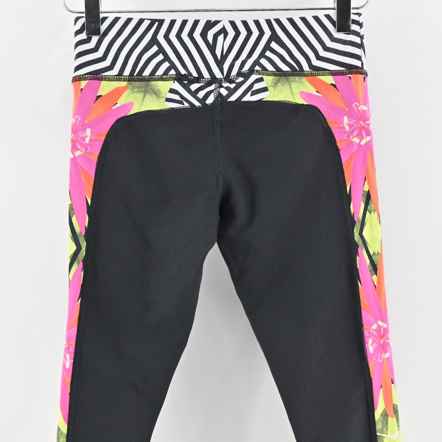 TRINA TURK Womens Recreation Tropicana Leggings Size S Black Athletic Neon Pants
