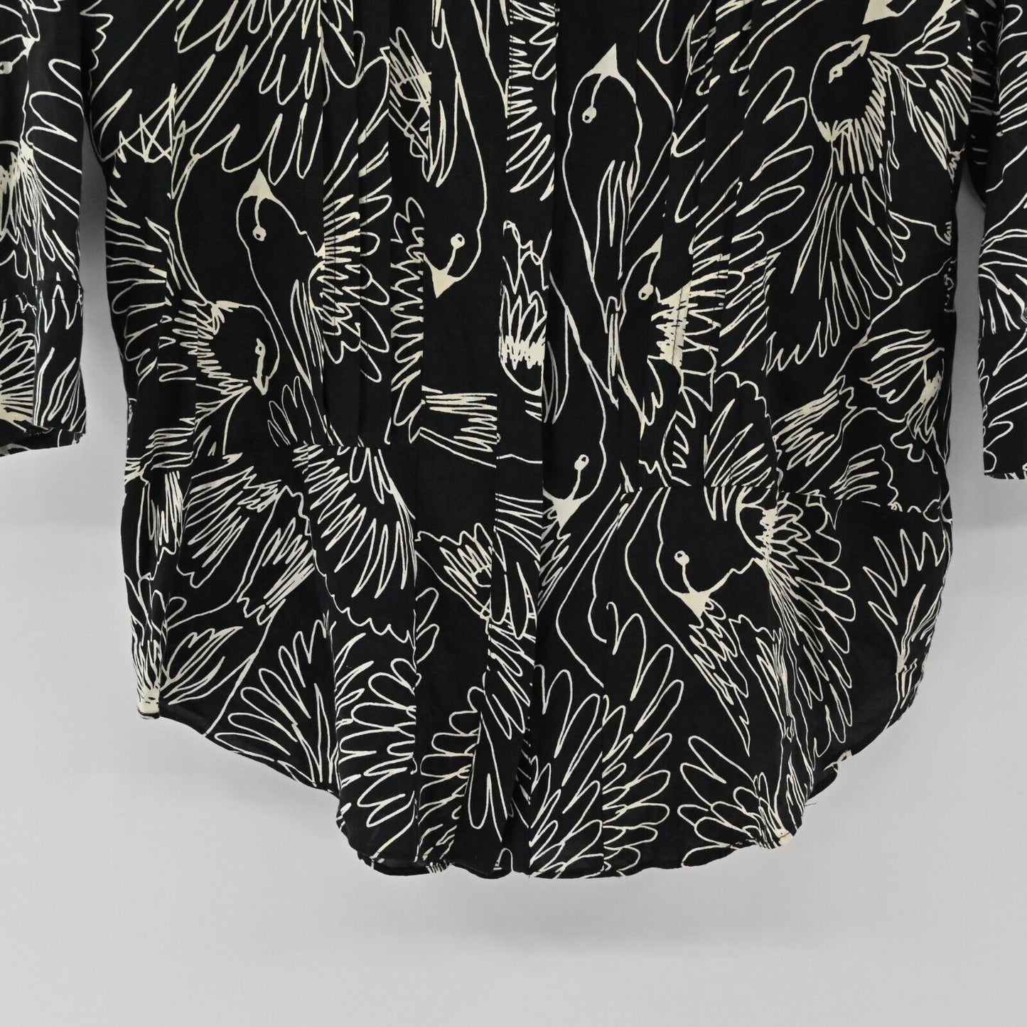 ANTHROPOLOGIE Top Womens Size 2 Maeve Bird Novelty Print Pleated Pintuck Blouse