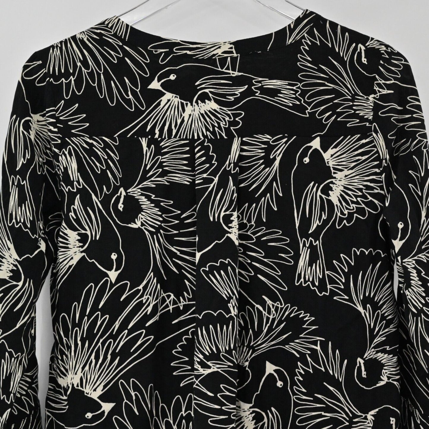 ANTHROPOLOGIE Top Womens Size 2 Maeve Bird Novelty Print Pleated Pintuck Blouse