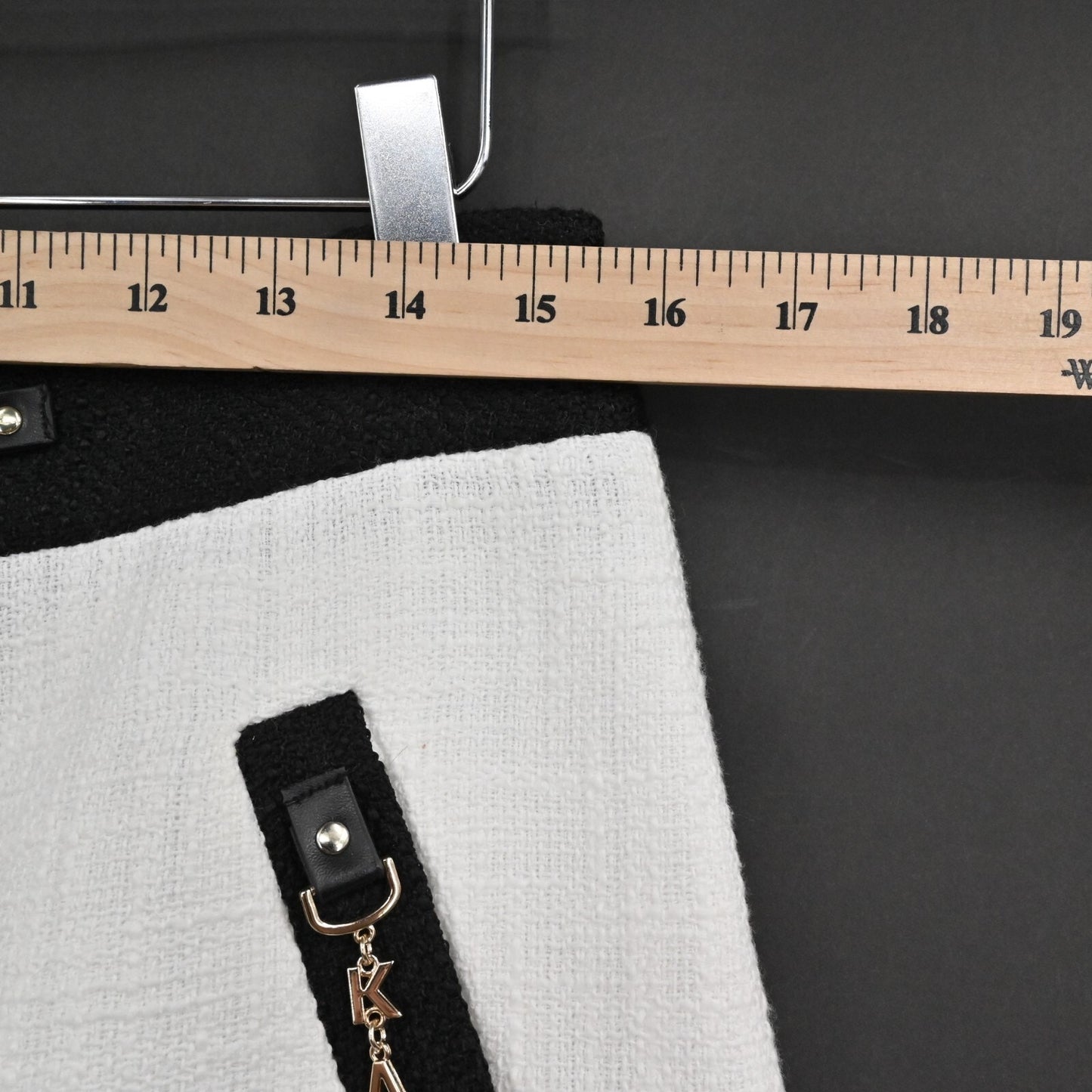 KARL LAGERFELD Tweed Skirt Size 6 Charm Chain Mini Soft White Black Color Block