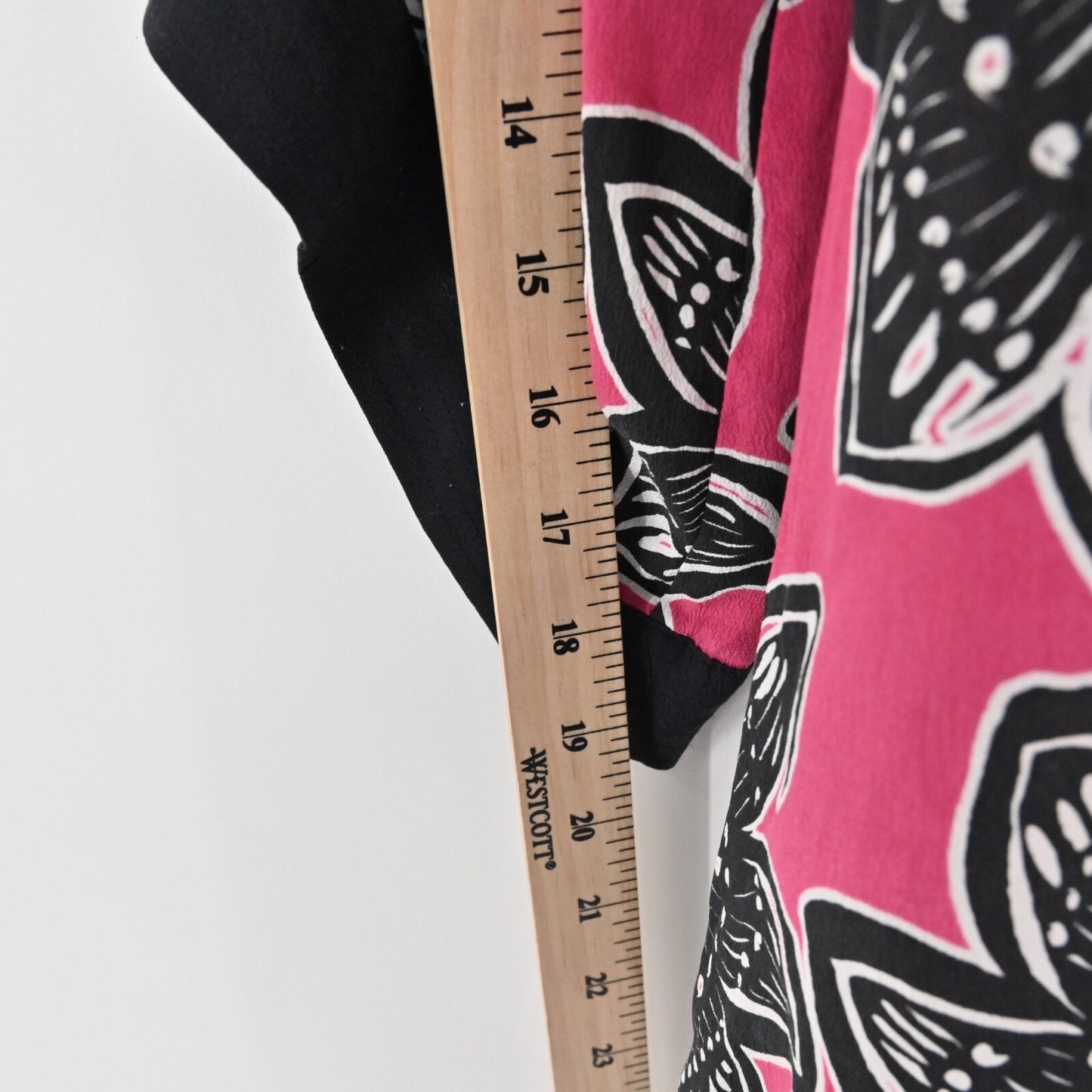 Hobbs Dress Sz S Silk Lightweight Pink Black Floral Kimono Style Mini Maximalist