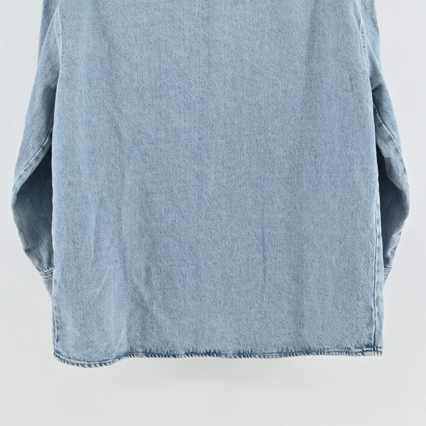 LEVIS Womens Dylan Relaxed Western Shirt 1X Pearl Snap Distressed Denim Shacket