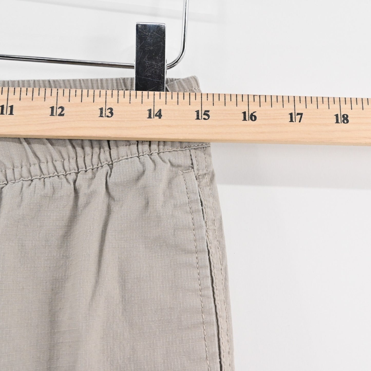 VUORI Mens Ripstop Pants Size S Climber Sesame Drawstring Zip Pocket Slim Fit