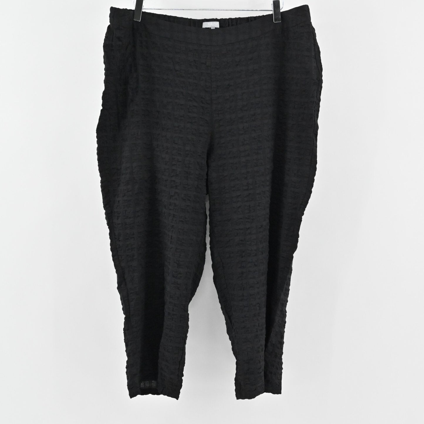 HABITAT Womens Pants Size XL Black Flat Front Tapered Capri Pucker Weave Texture