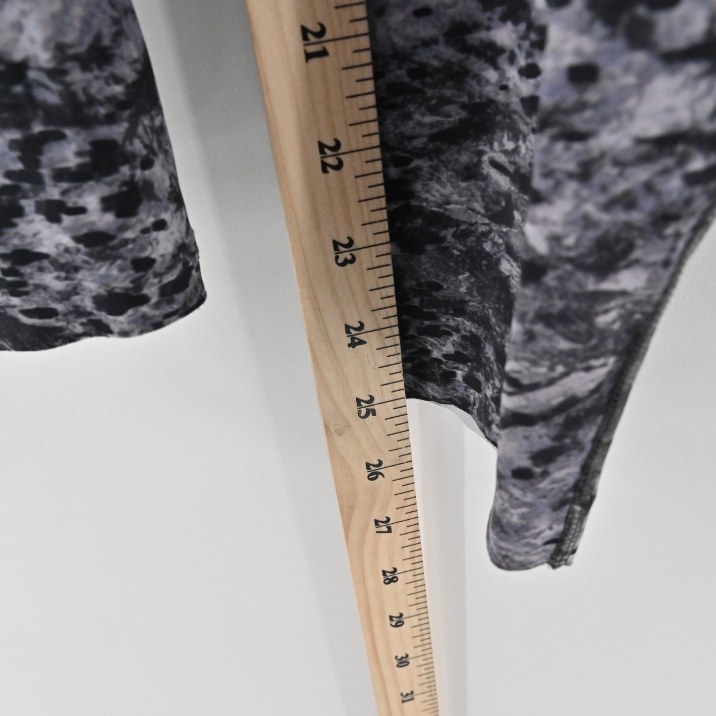 Lululemon Womens Base Pace High Rise 25" Leggings Size 8 Estuary Grey Multi