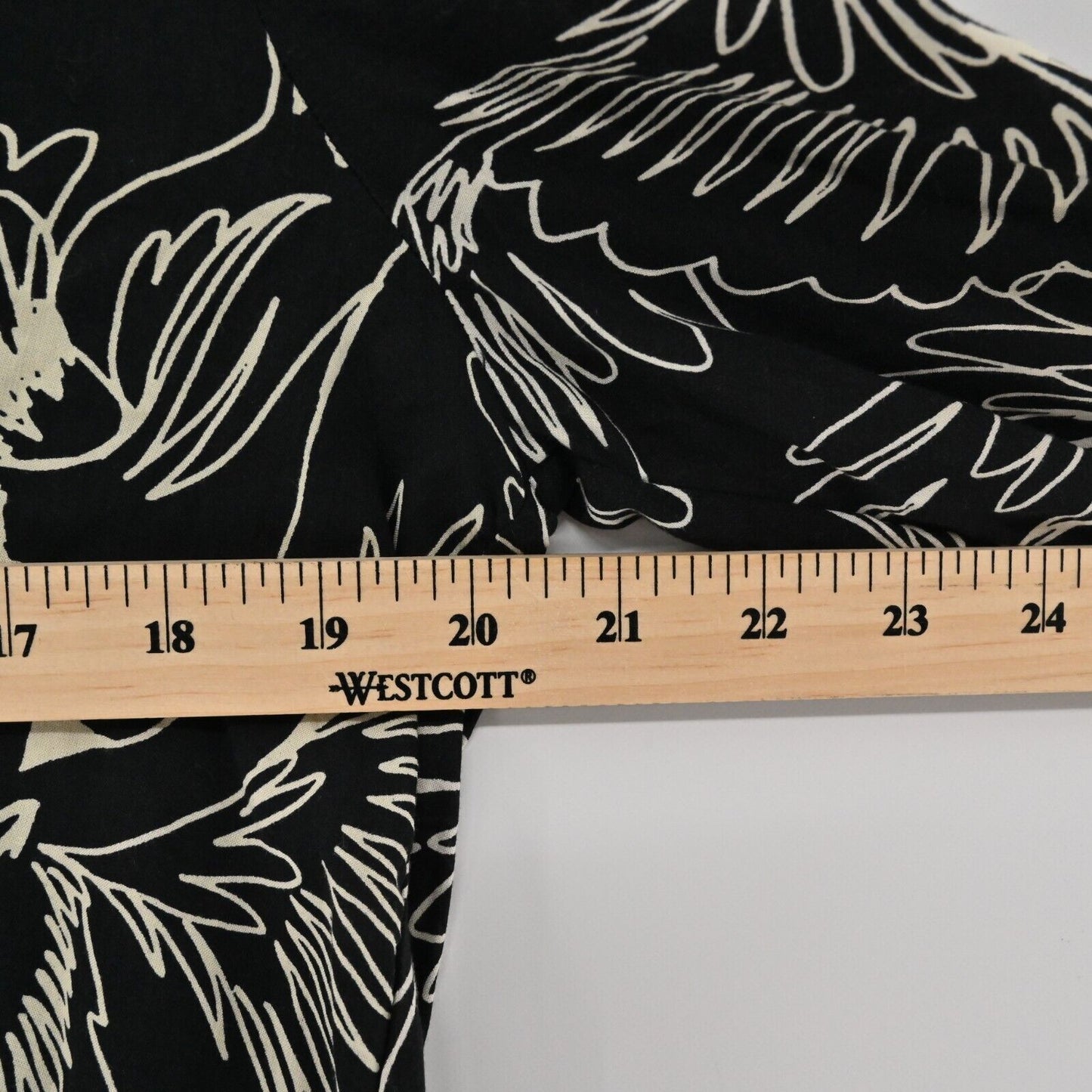 ANTHROPOLOGIE Top Womens Size 2 Maeve Bird Novelty Print Pleated Pintuck Blouse