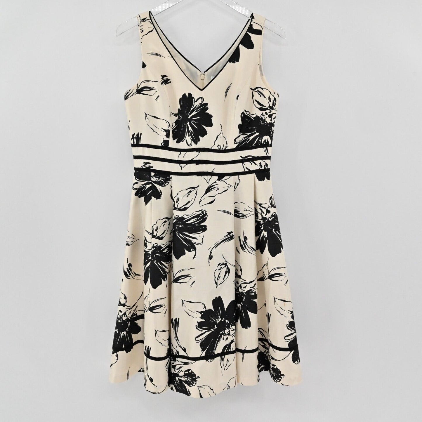 JESSICA HOWARD Dress Womens Size 8 VNeck Sleeveless Black Ivory Floral Fit Flare