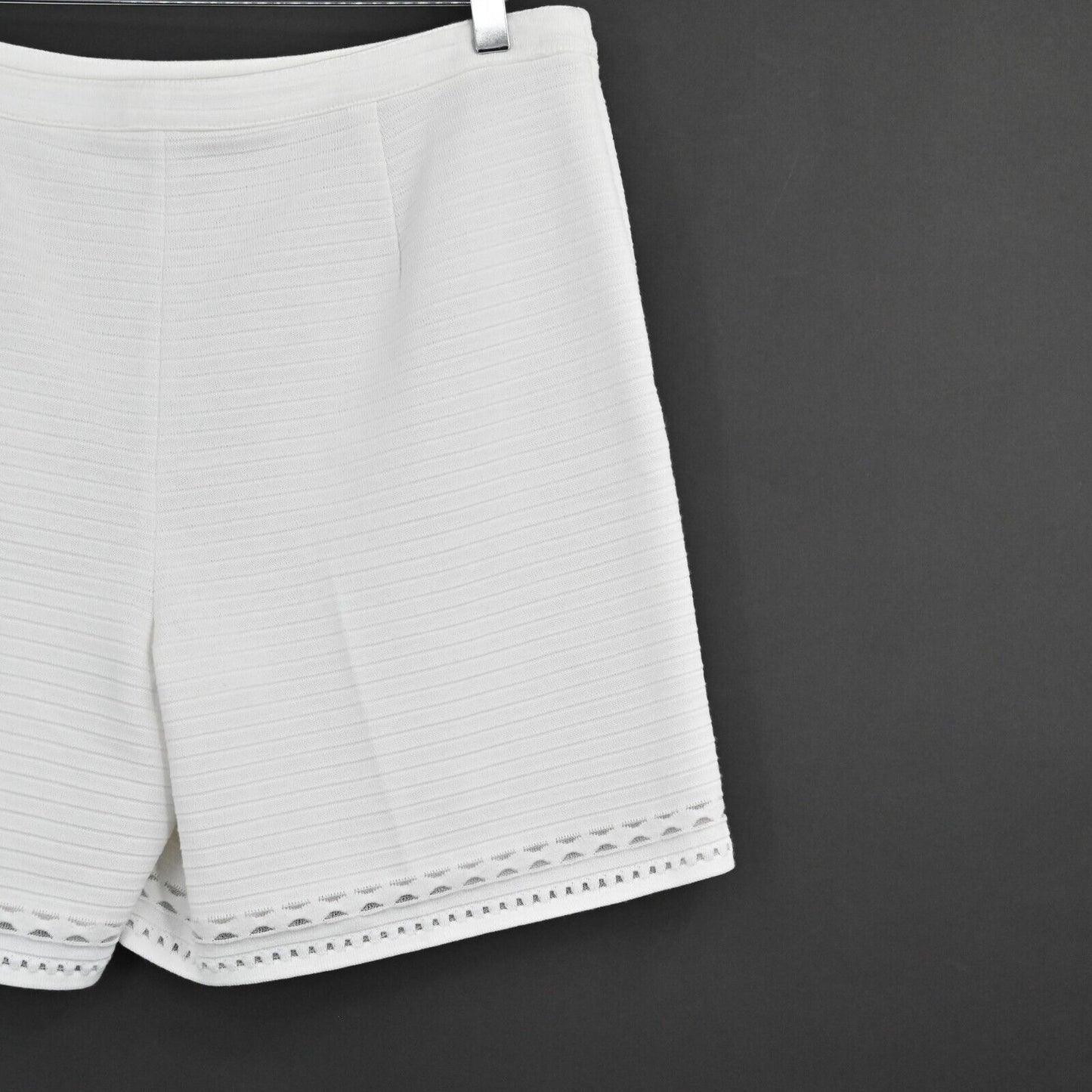 ST JOHN Womens Emma Fit Bianco Shorts Size 10 White Knit High Waisted Lined NEW