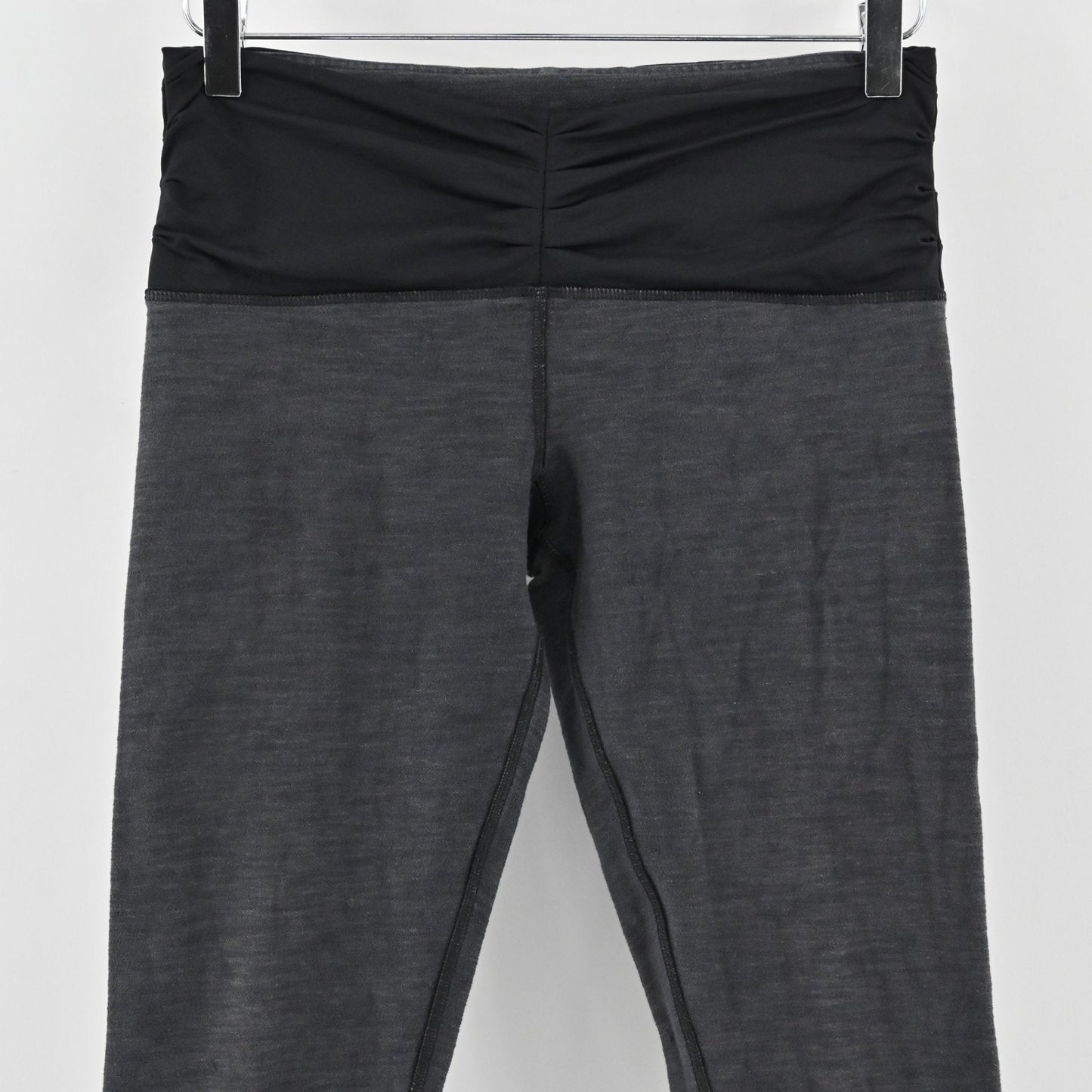 Lululemon Womens Embrace Crop Leggings Size 8 Heathered Deep Coal Athletic Logo