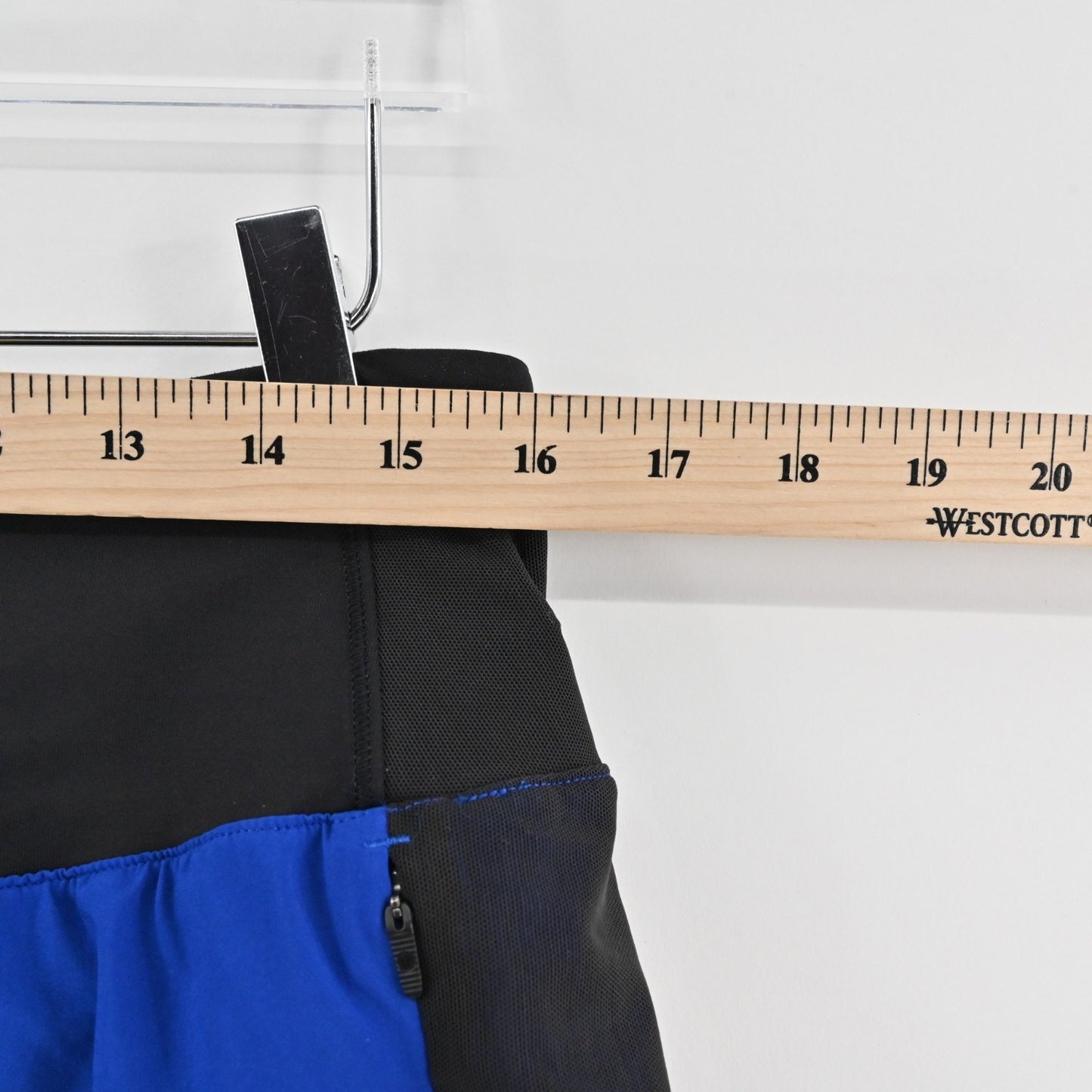 LULULEMON Womens Mind Over Miles Shorts Size 8 Black Jet Stream Blue Low Rise