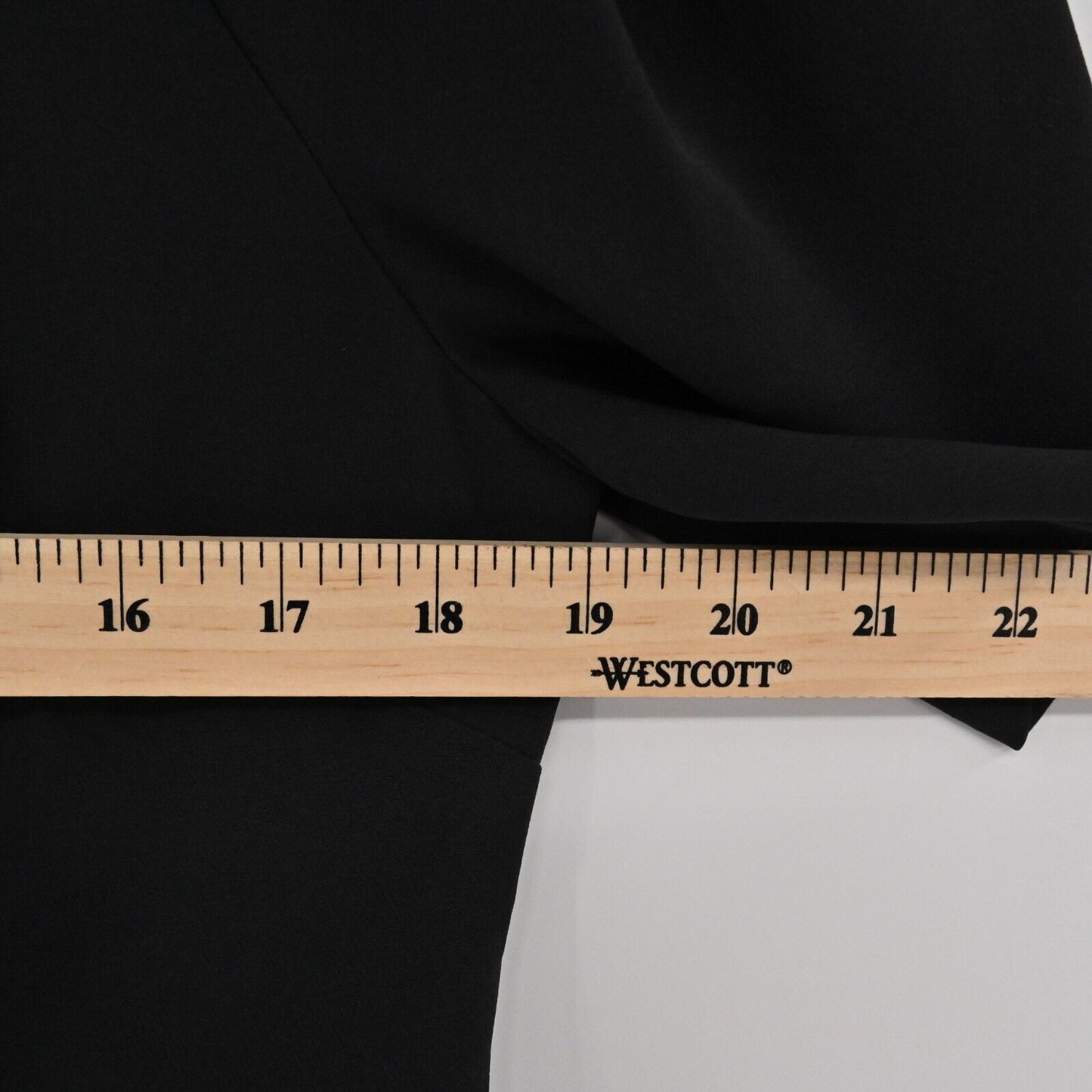 LARK RO Top Womens Size S Short Sleeve Black Round Neck Blouse Keyhole Back NEW