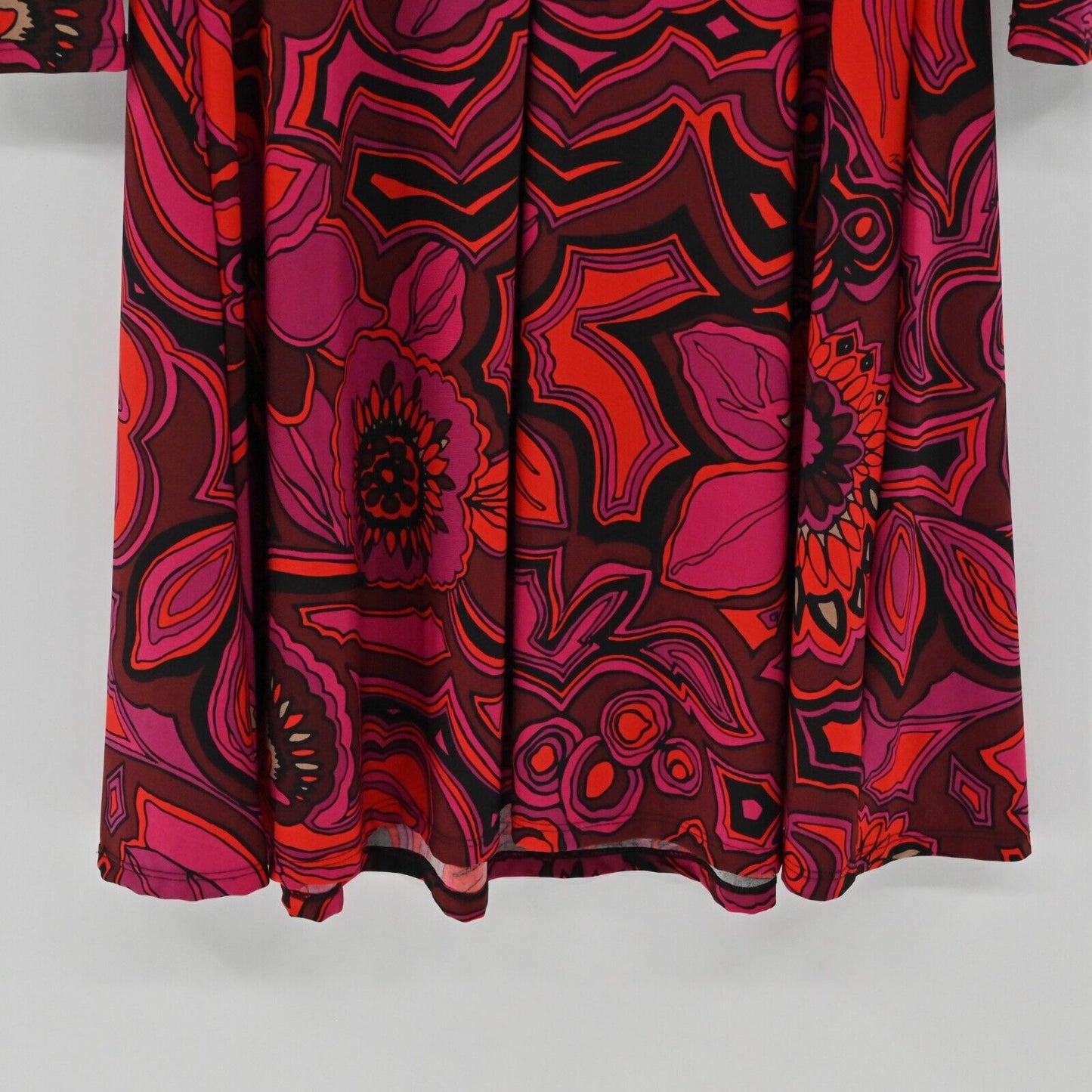 TRINA TURK Dress Size 0 Pink Red Floral V Neck Long Sleeve Paisley Valentines