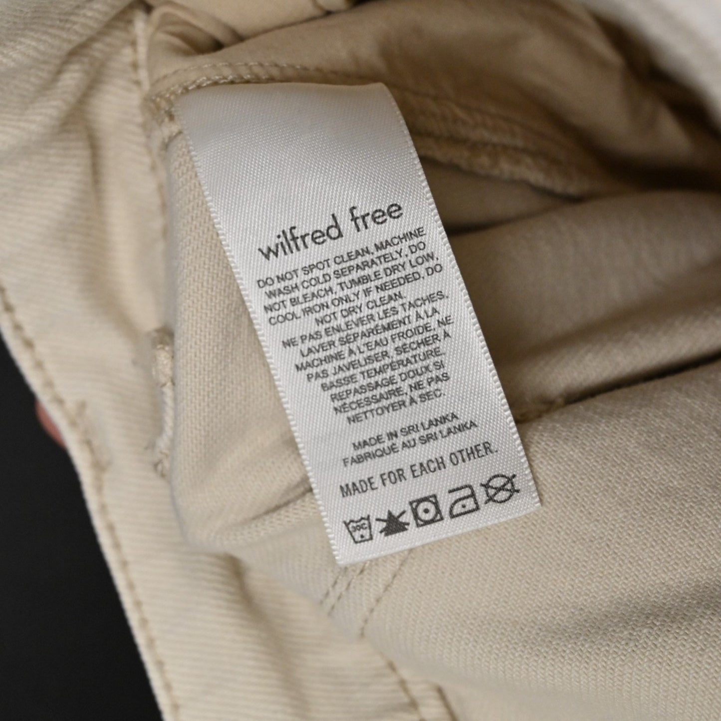 Aritzia Womens Wilfred Free Modern Cargo Pants Size 0 High Rise Tapered Cream