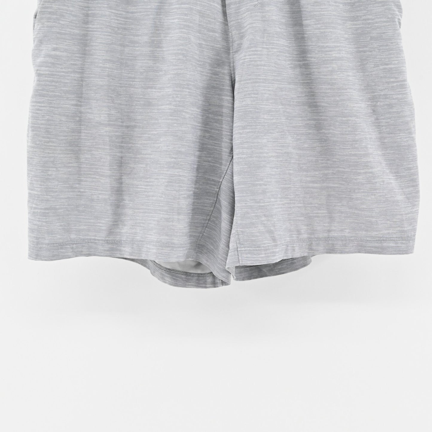 LULULEMON Athletic Shorts Mens Size S Pace Breaker 7" Heathered Light Gray Logo
