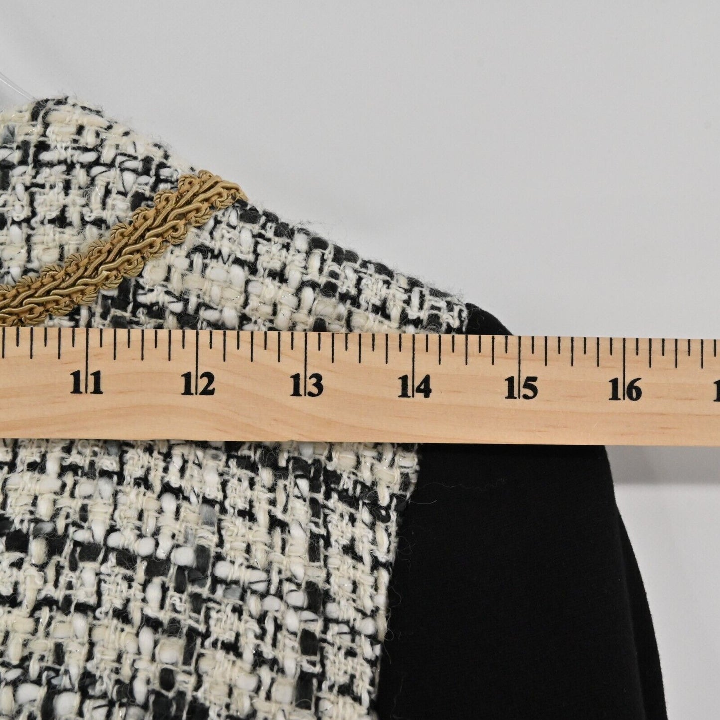 CACHE Blazer Womens Size 2 Tweed Cropped Long Sleeve Jacket Gold Trim Contrast