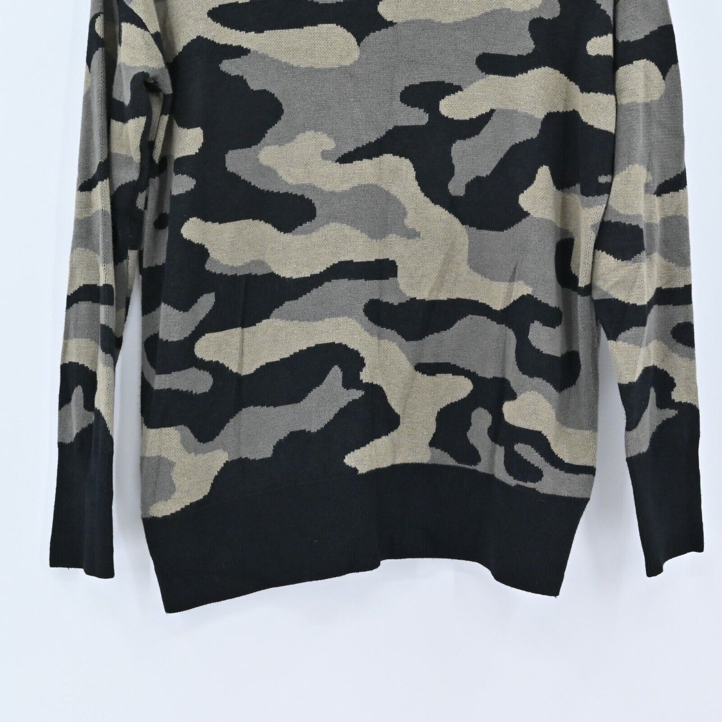 ISAAC MIZRAHI Sweater Womens Size M Green Black Camo Knit Crewneck Pullover Army