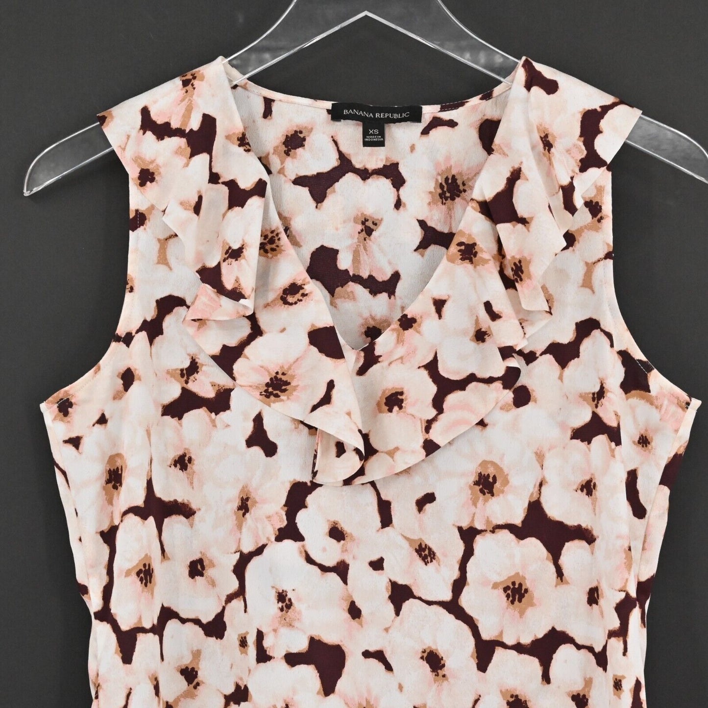 BANANA REPUBLIC Top Womens Sz XS Burgundy Blush Floral Sleeveless Ruffle V Neck
